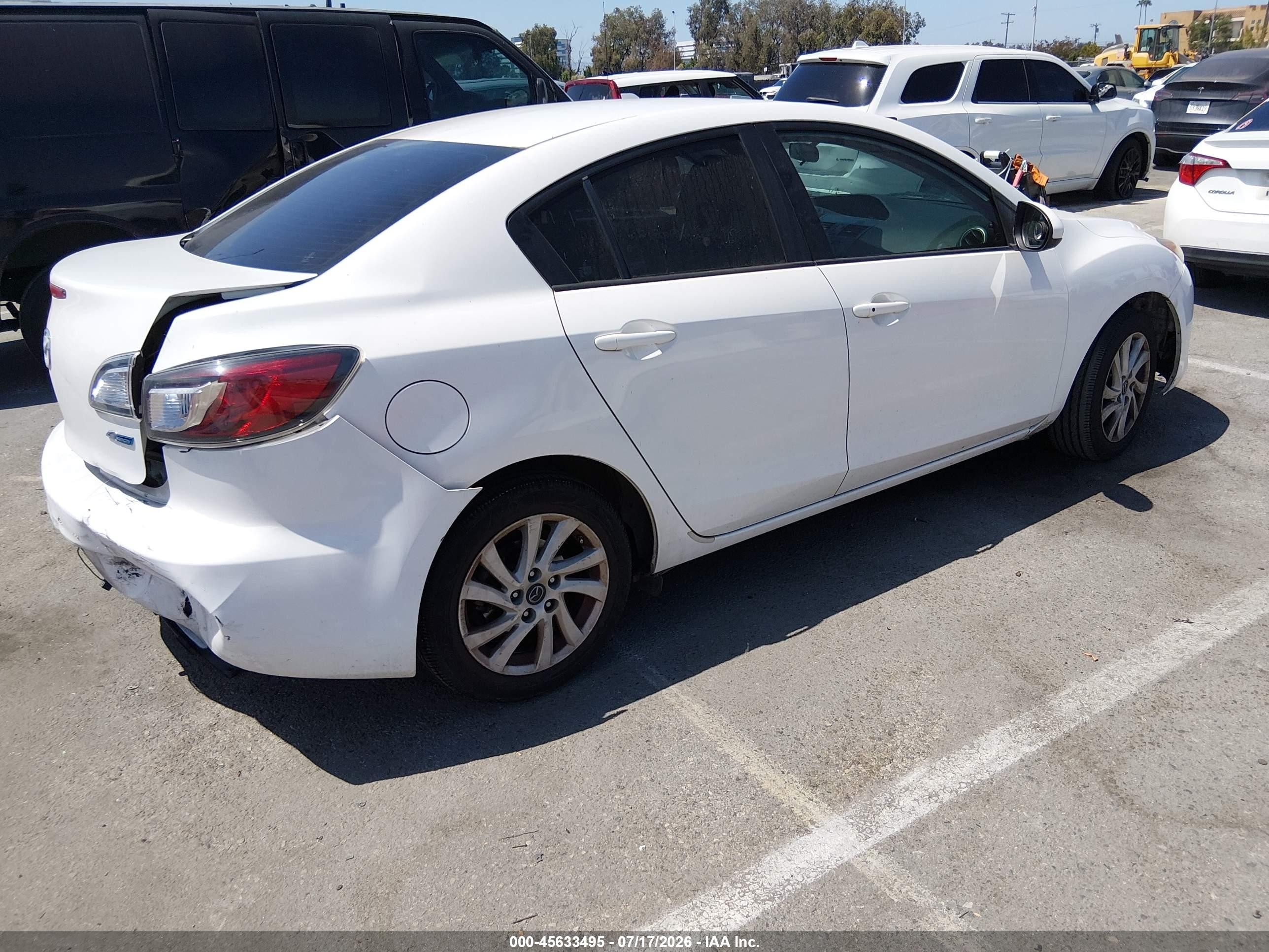 2013 Mazda Mazda3 I Touring Белый vin: JM1BL1V80D1704543
