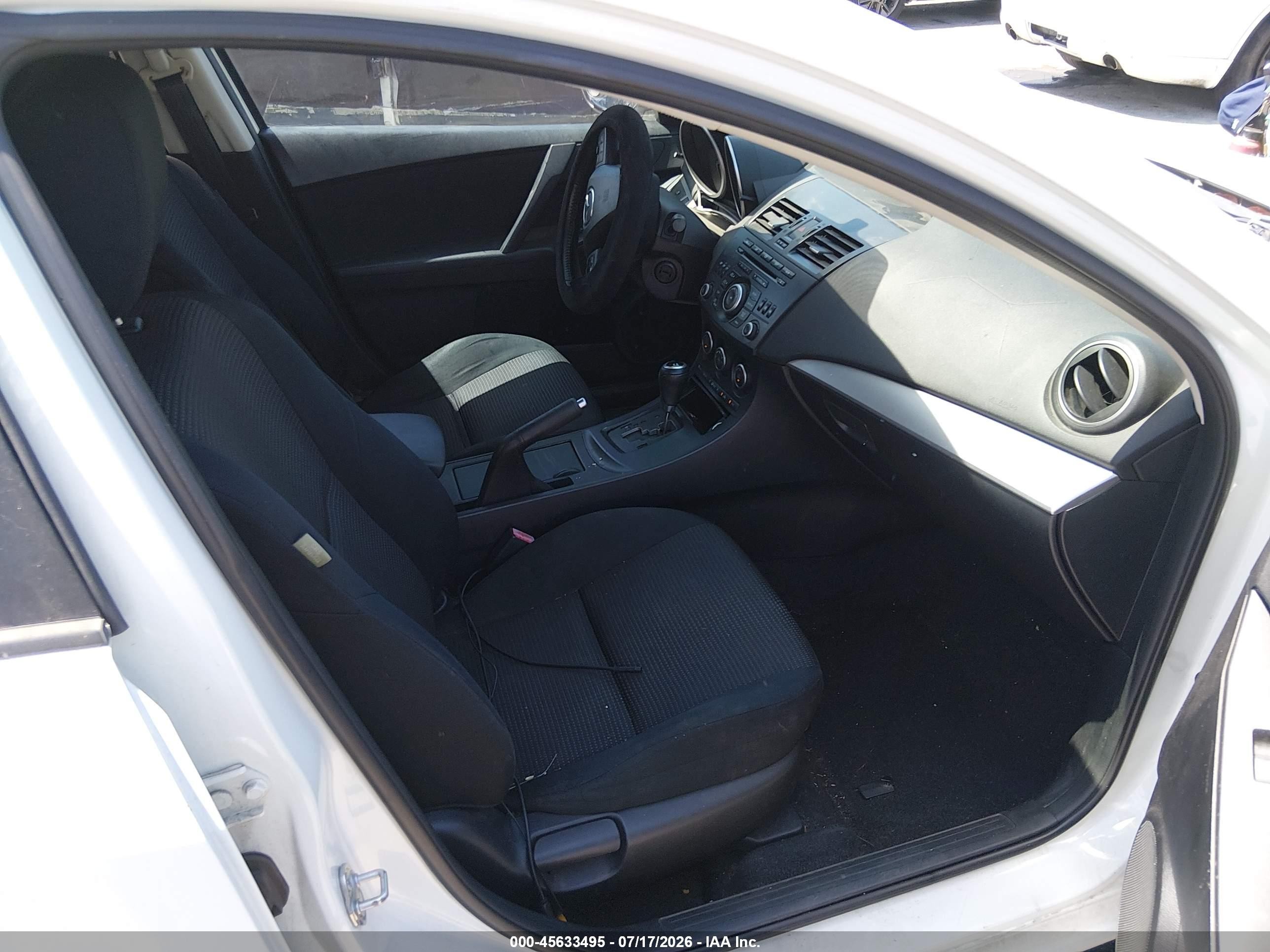 2013 Mazda Mazda3 I Touring Белый vin: JM1BL1V80D1704543