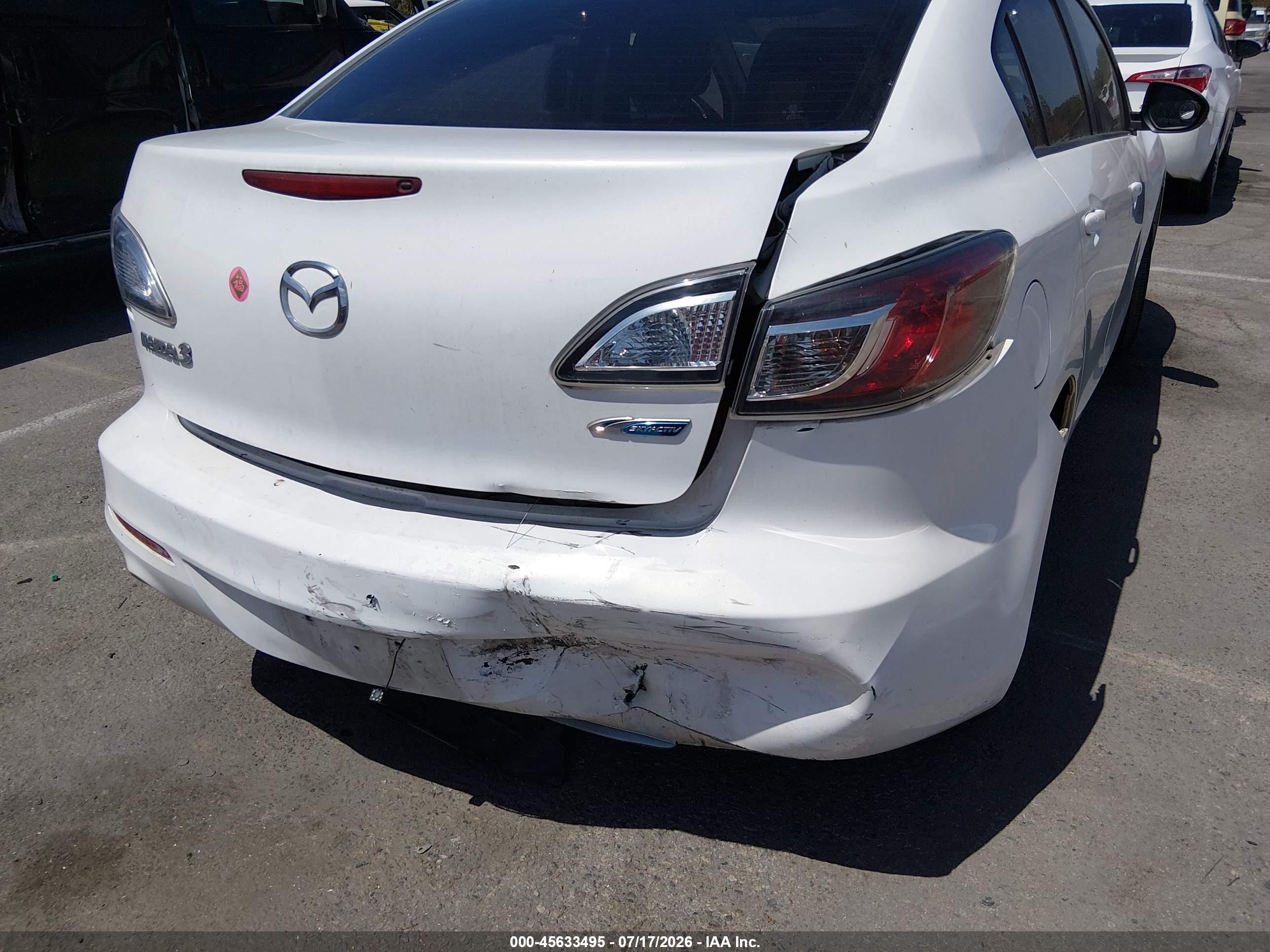 2013 Mazda Mazda3 I Touring Белый vin: JM1BL1V80D1704543