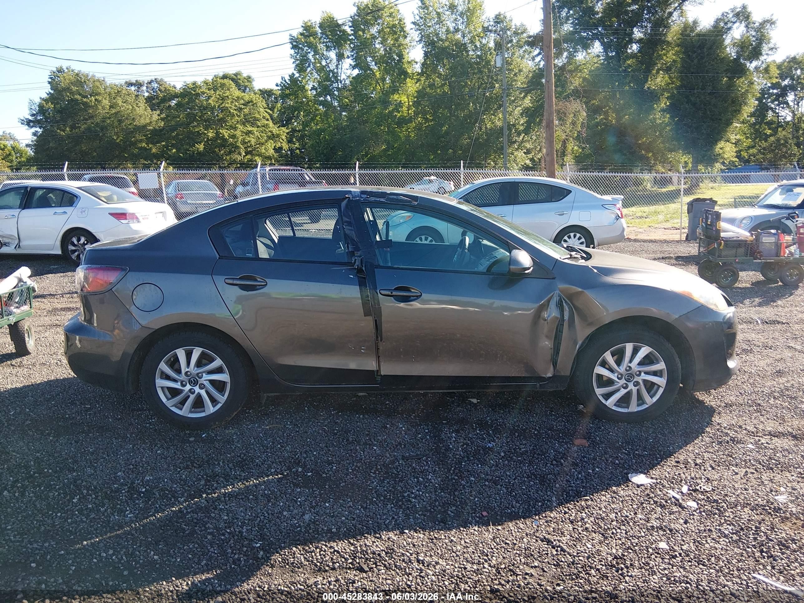 2013 Mazda Mazda3 I Touring Серый vin: JM1BL1V80D1715722