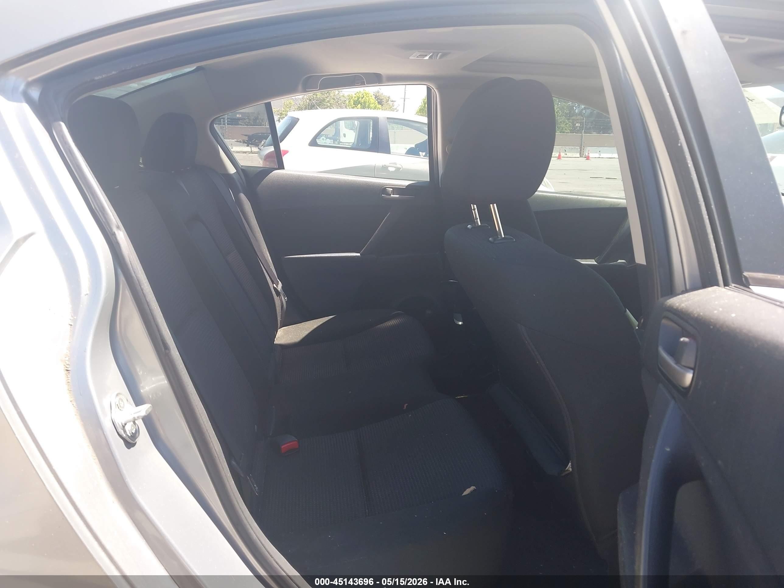2012 Mazda Mazda3 I Touring Silver vin: JM1BL1V81C1531095