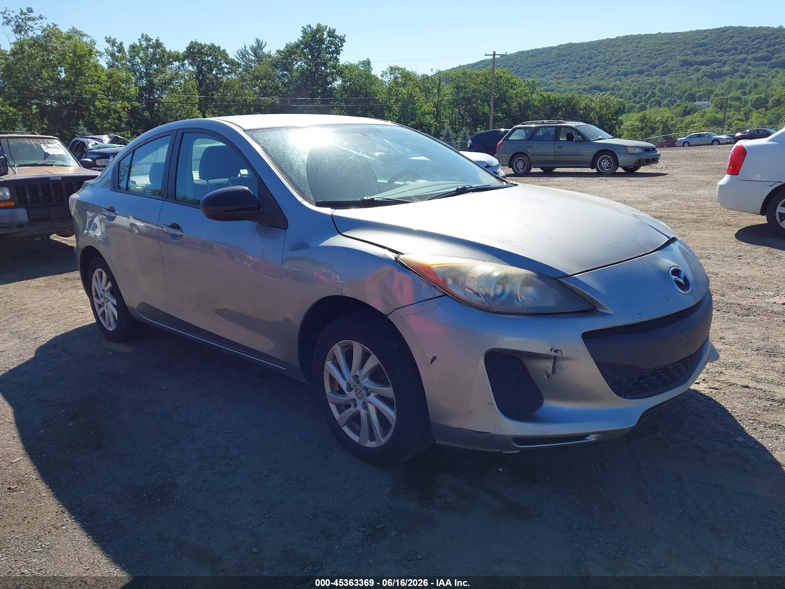 2012 Mazda Mazda3 I Touring Gray vin: JM1BL1V81C1565957