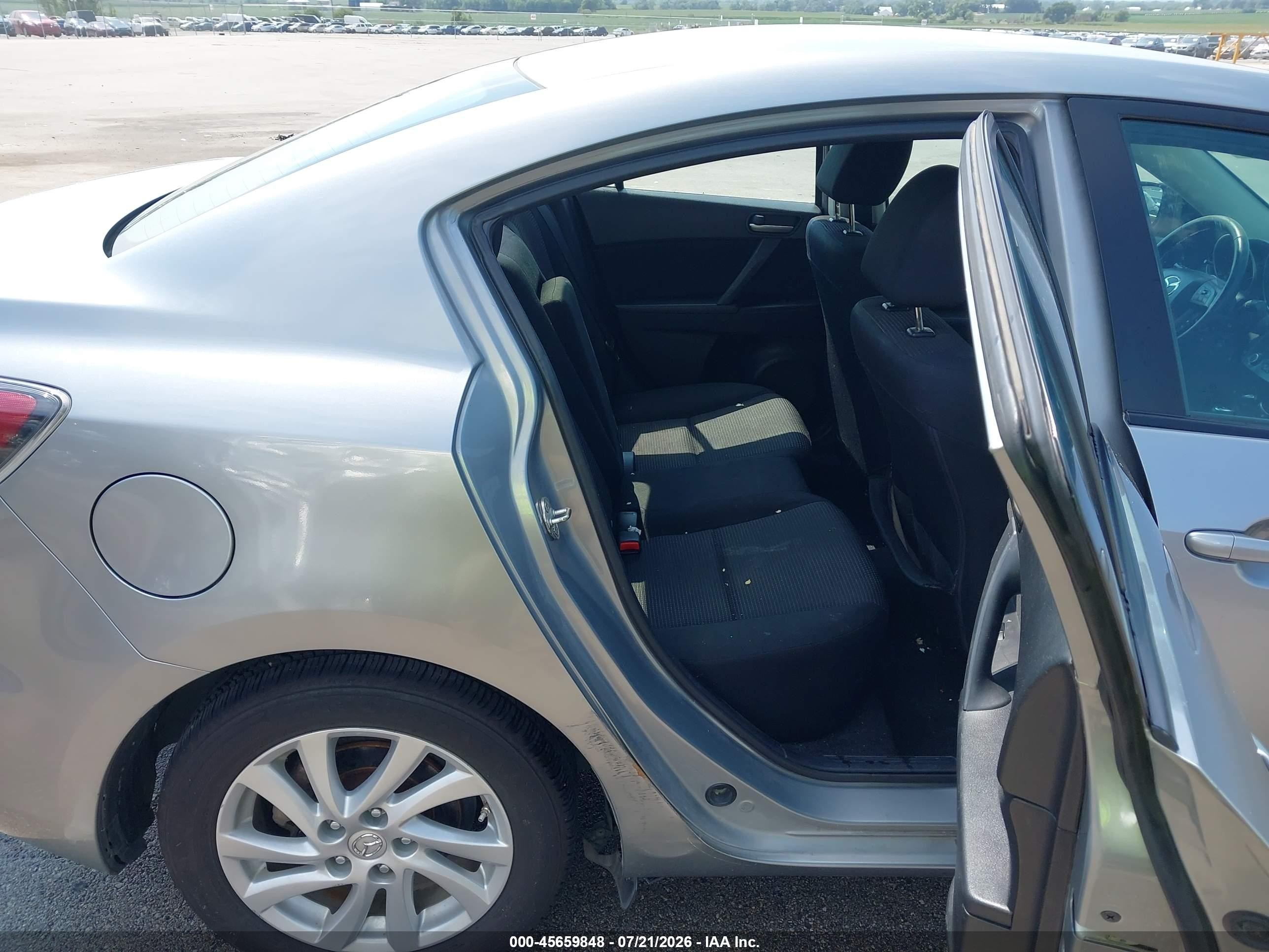 2012 Mazda Mazda3 I Touring Silver vin: JM1BL1V82C1609285