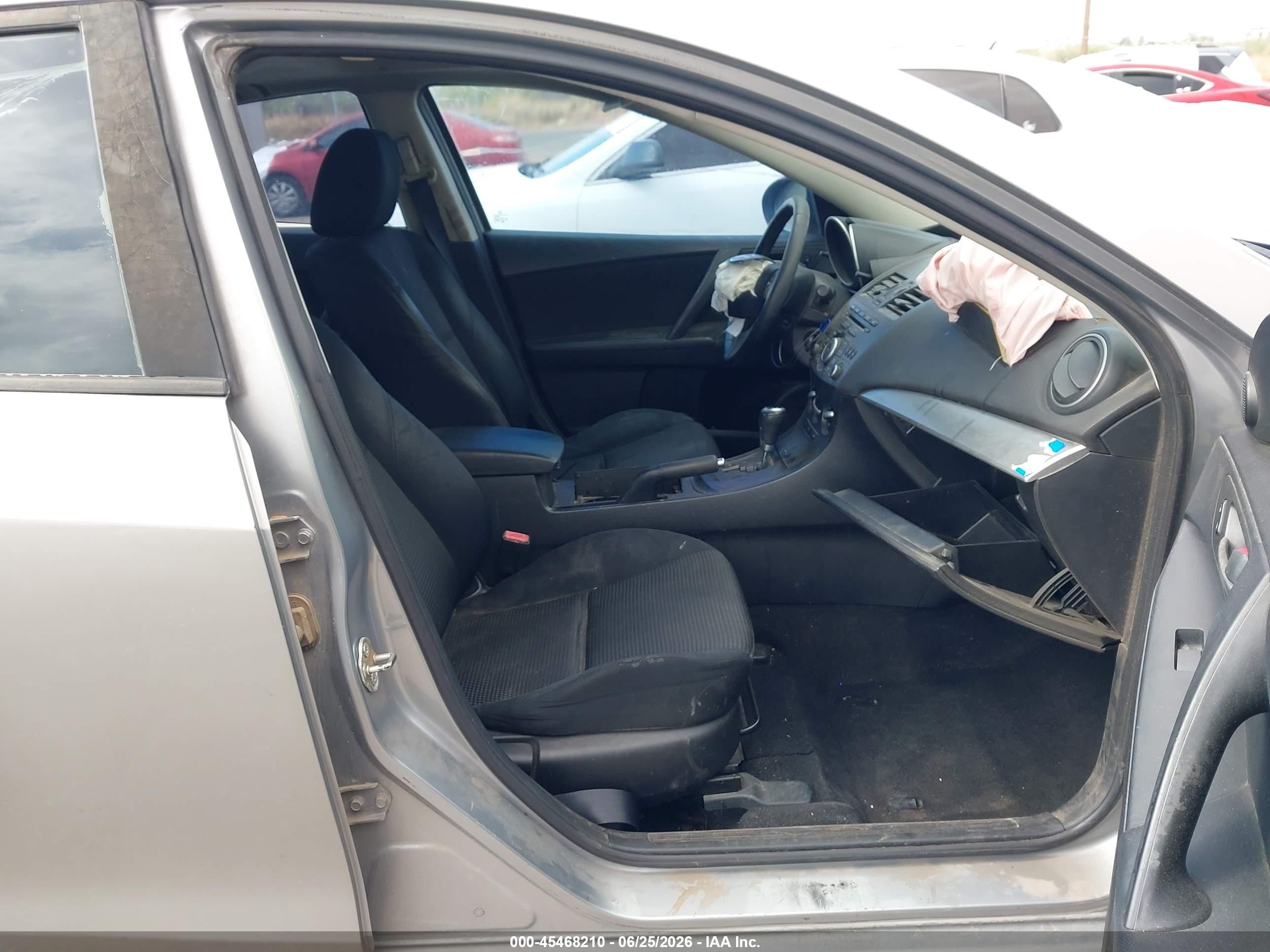 2012 Mazda Mazda3 I Touring Silver vin: JM1BL1V83C1594859