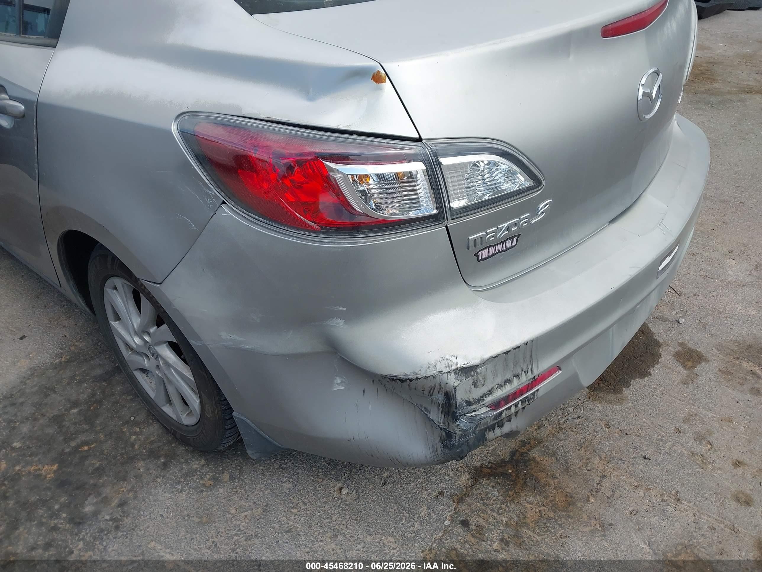2012 Mazda Mazda3 I Touring Silver vin: JM1BL1V83C1594859