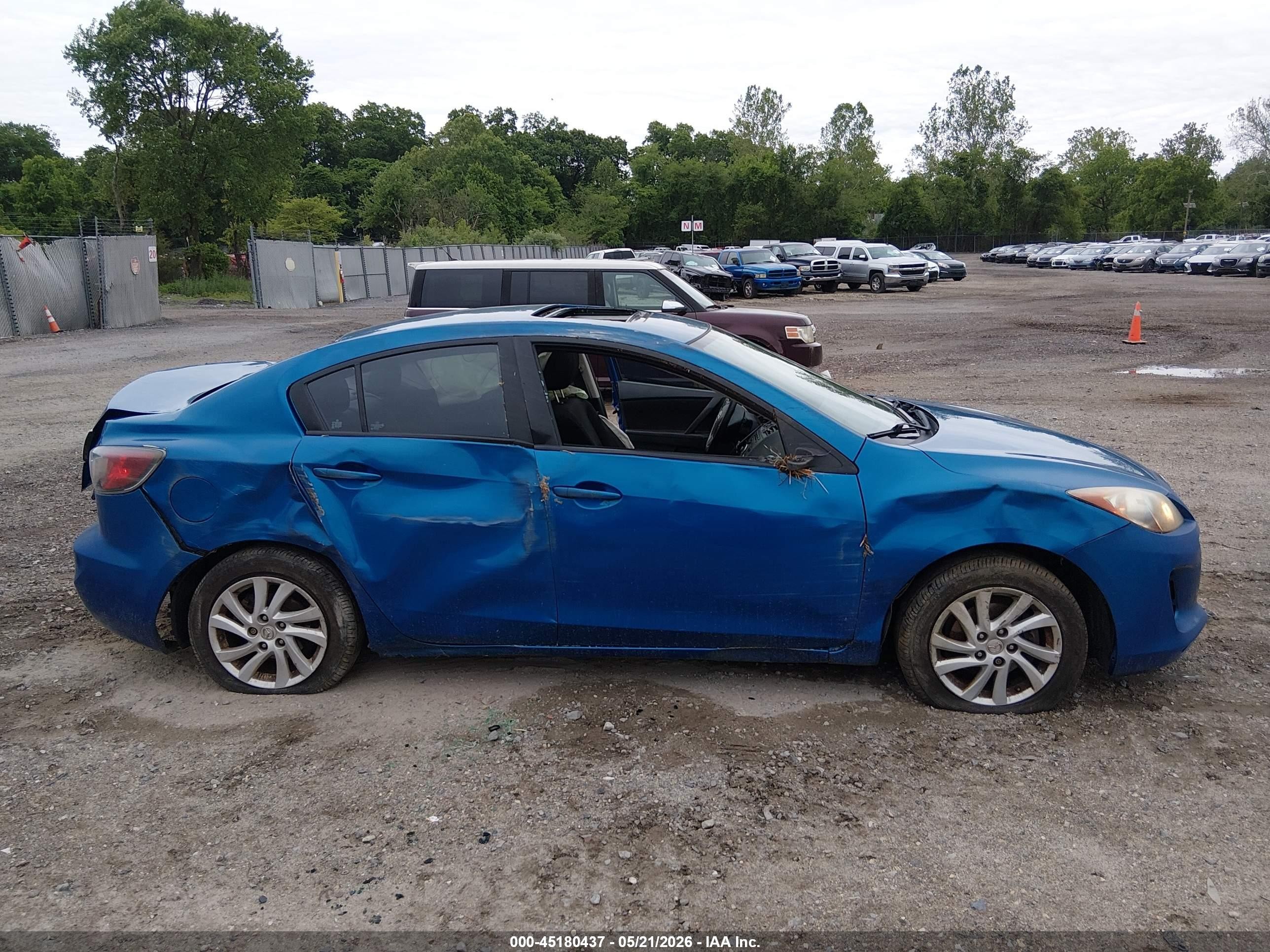 2012 Mazda Mazda3 I Touring Blue vin: JM1BL1V83C1654588