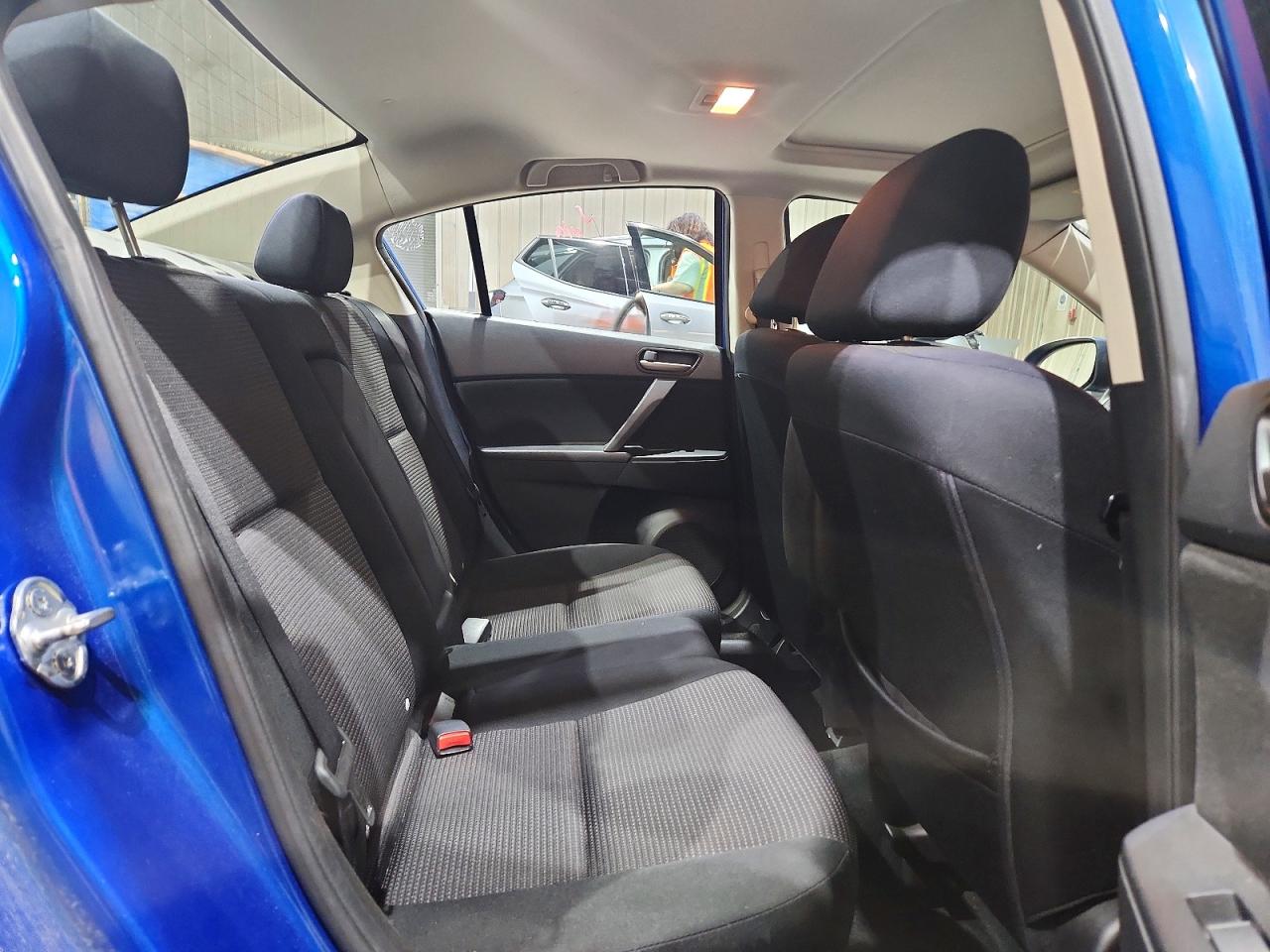 2012 Mazda 3 I Blue vin: JM1BL1V83C1654705