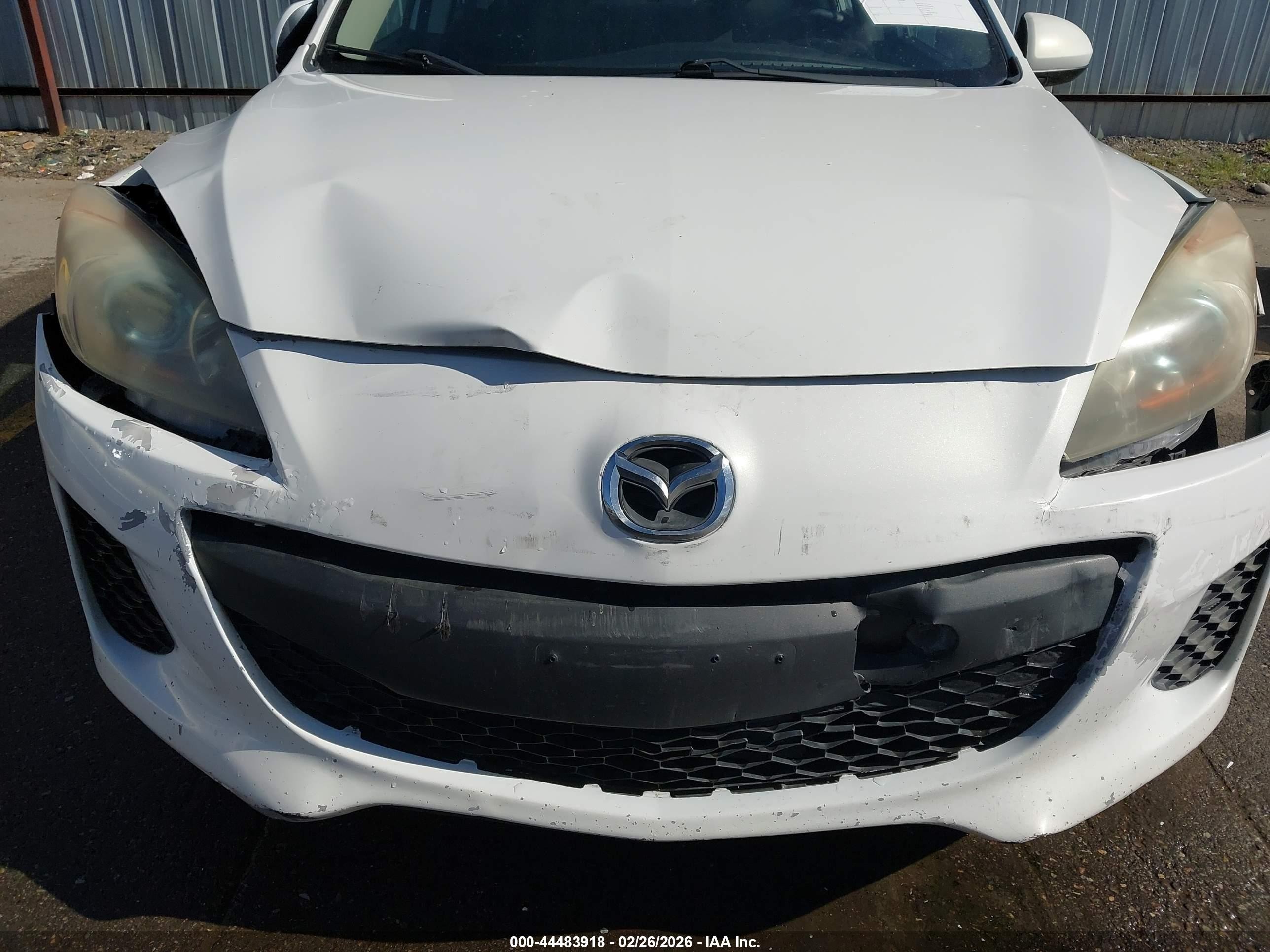 2013 Mazda Mazda3 I Touring Белый vin: JM1BL1V83D1713527