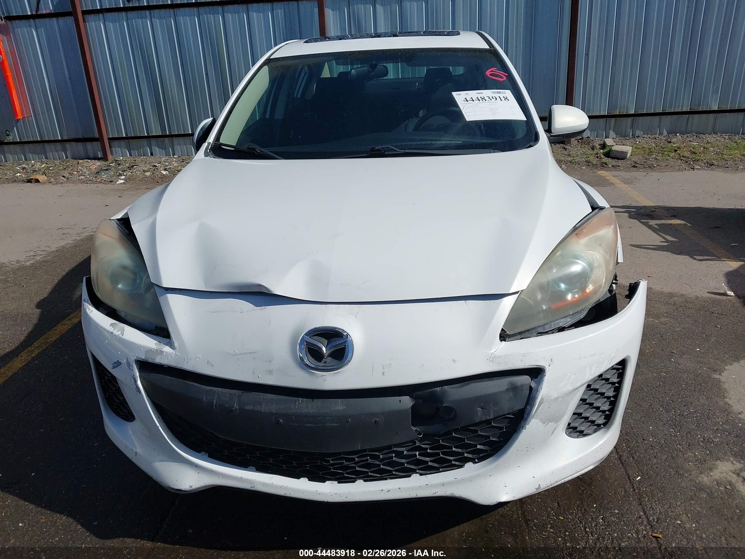2013 Mazda Mazda3 I Touring Белый vin: JM1BL1V83D1713527