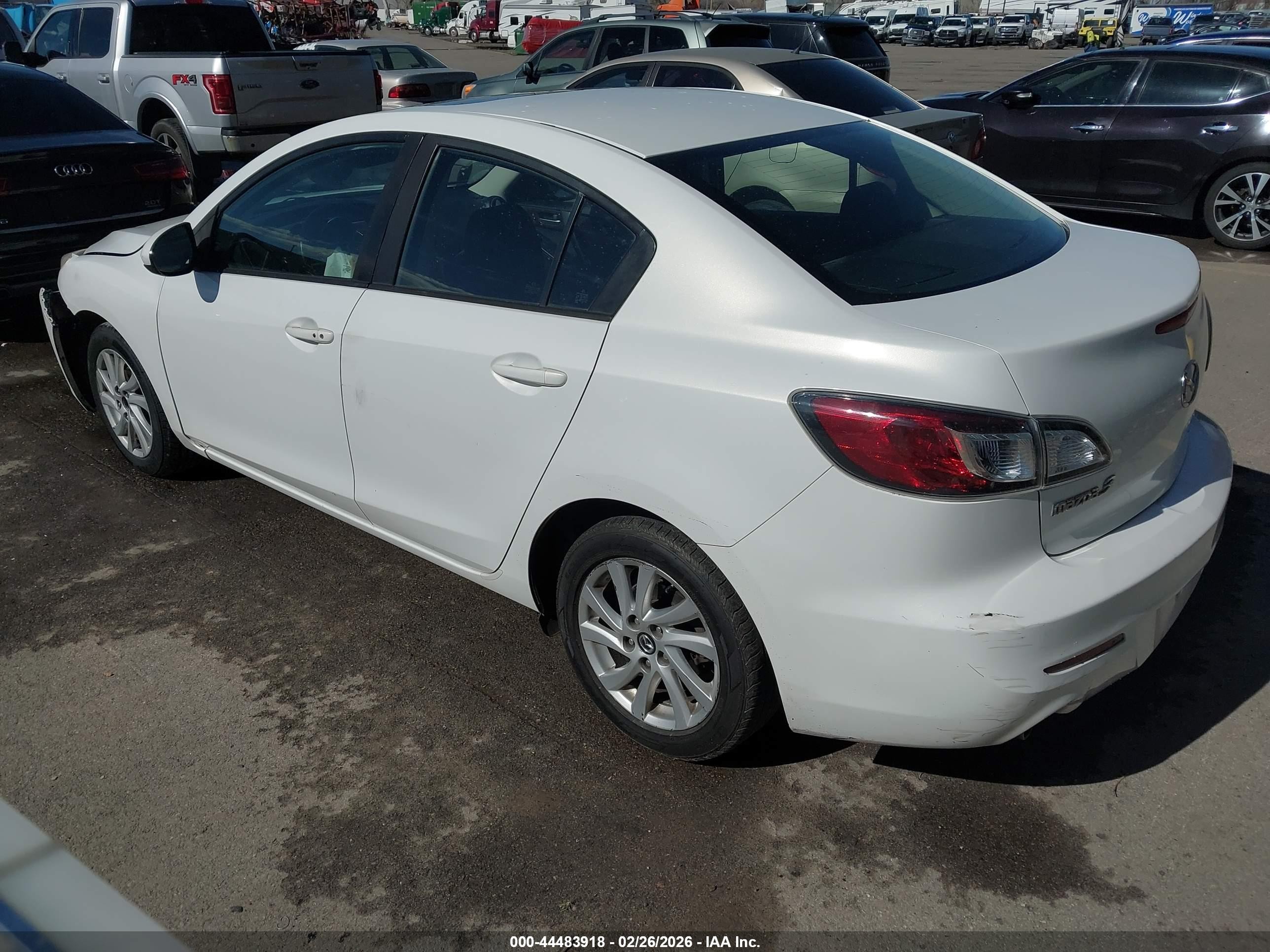 2013 Mazda Mazda3 I Touring Белый vin: JM1BL1V83D1713527