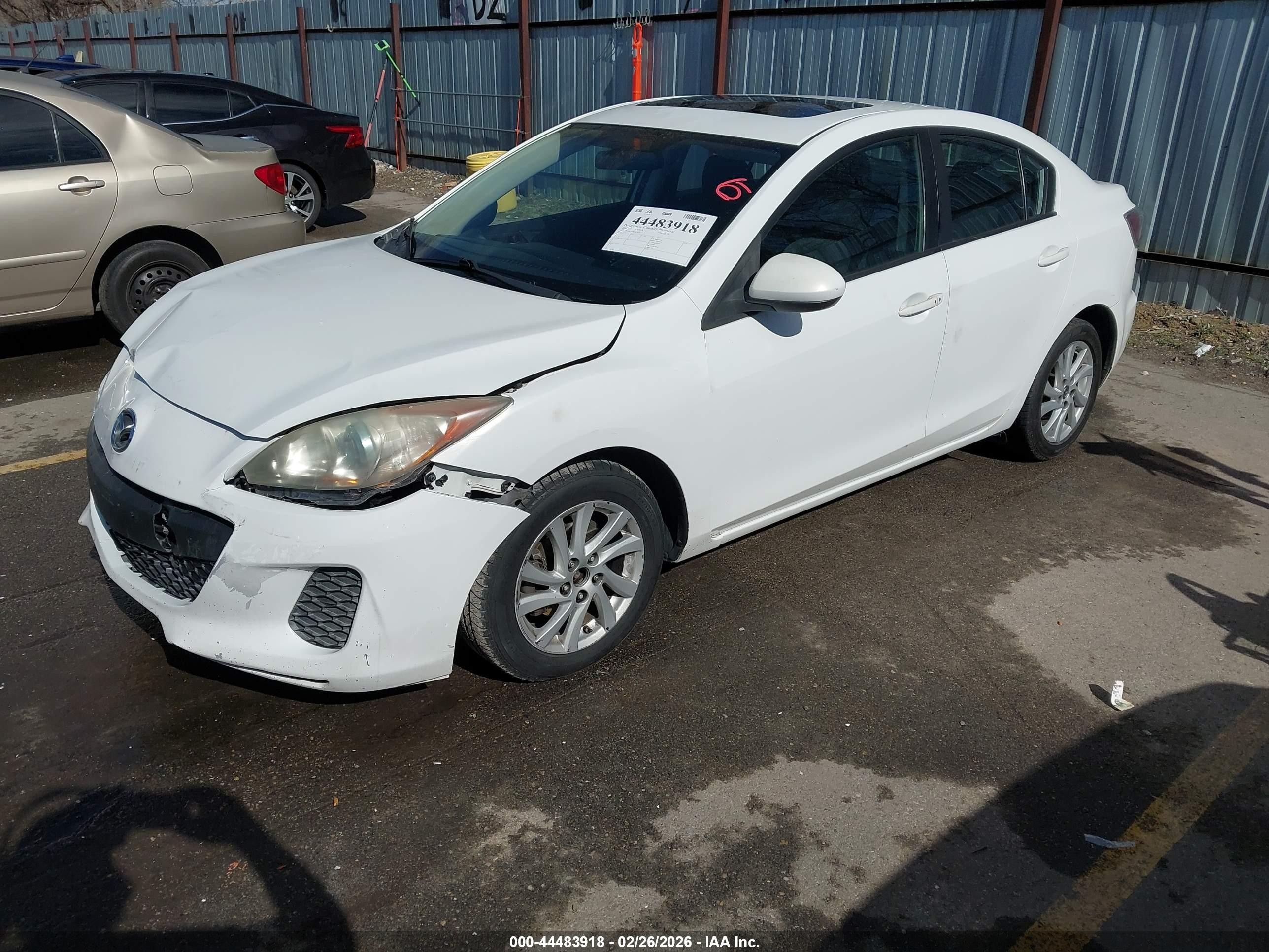 2013 Mazda Mazda3 I Touring Белый vin: JM1BL1V83D1713527