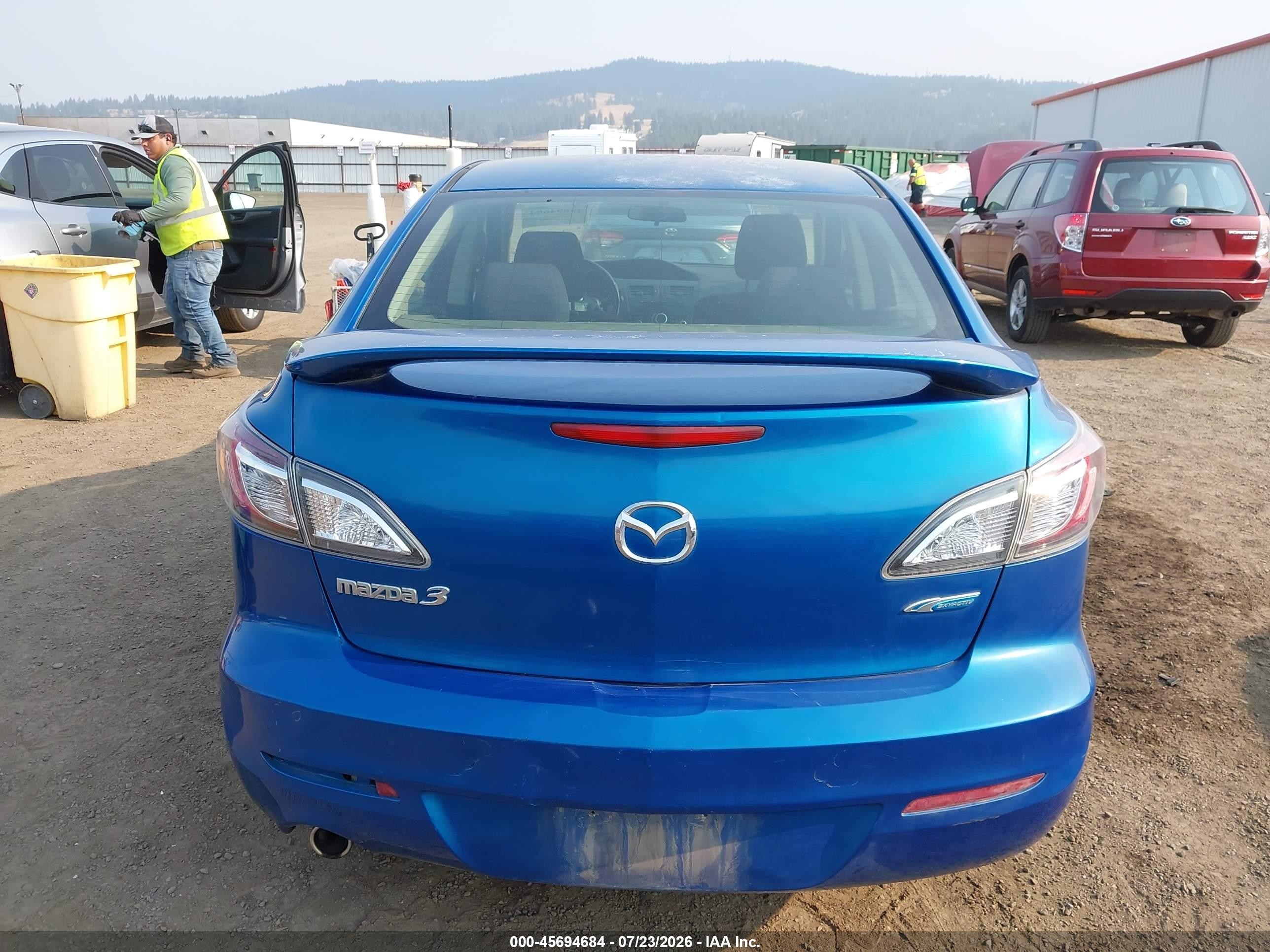 2012 Mazda Mazda3 I Touring Blue vin: JM1BL1V84C1677300