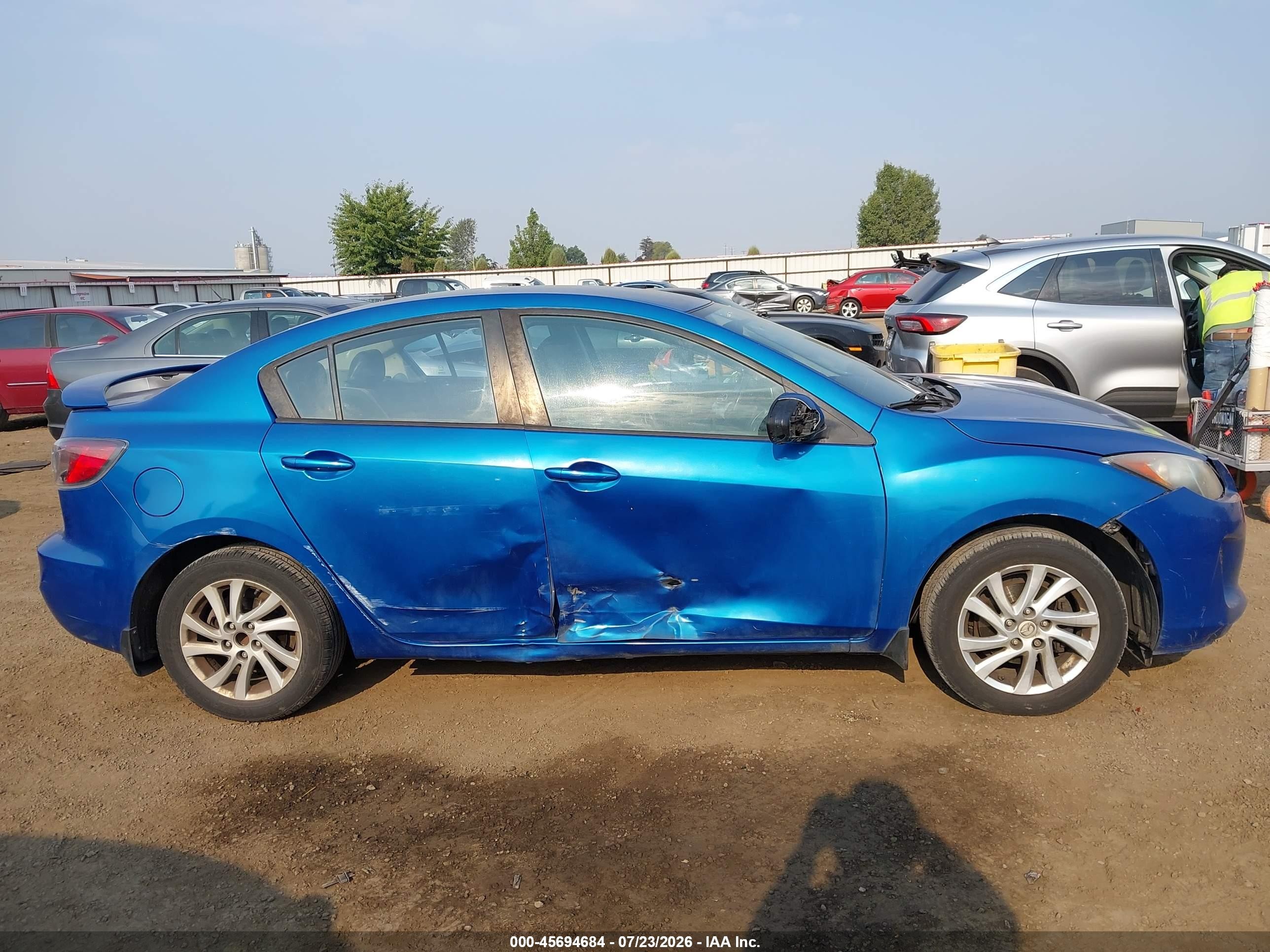 2012 Mazda Mazda3 I Touring Blue vin: JM1BL1V84C1677300