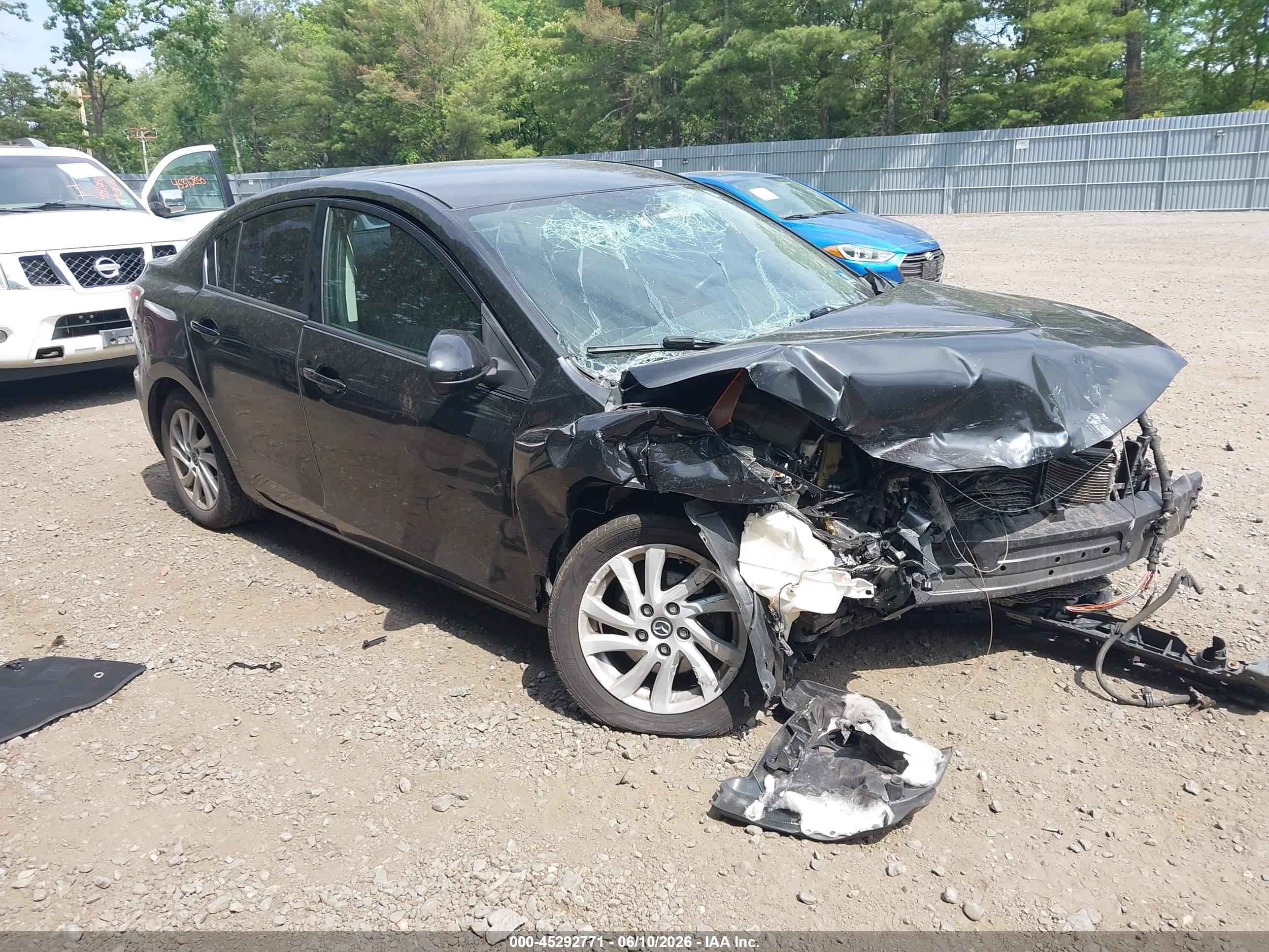 2013 Mazda Mazda3 I Touring Black vin: JM1BL1V85D1712928