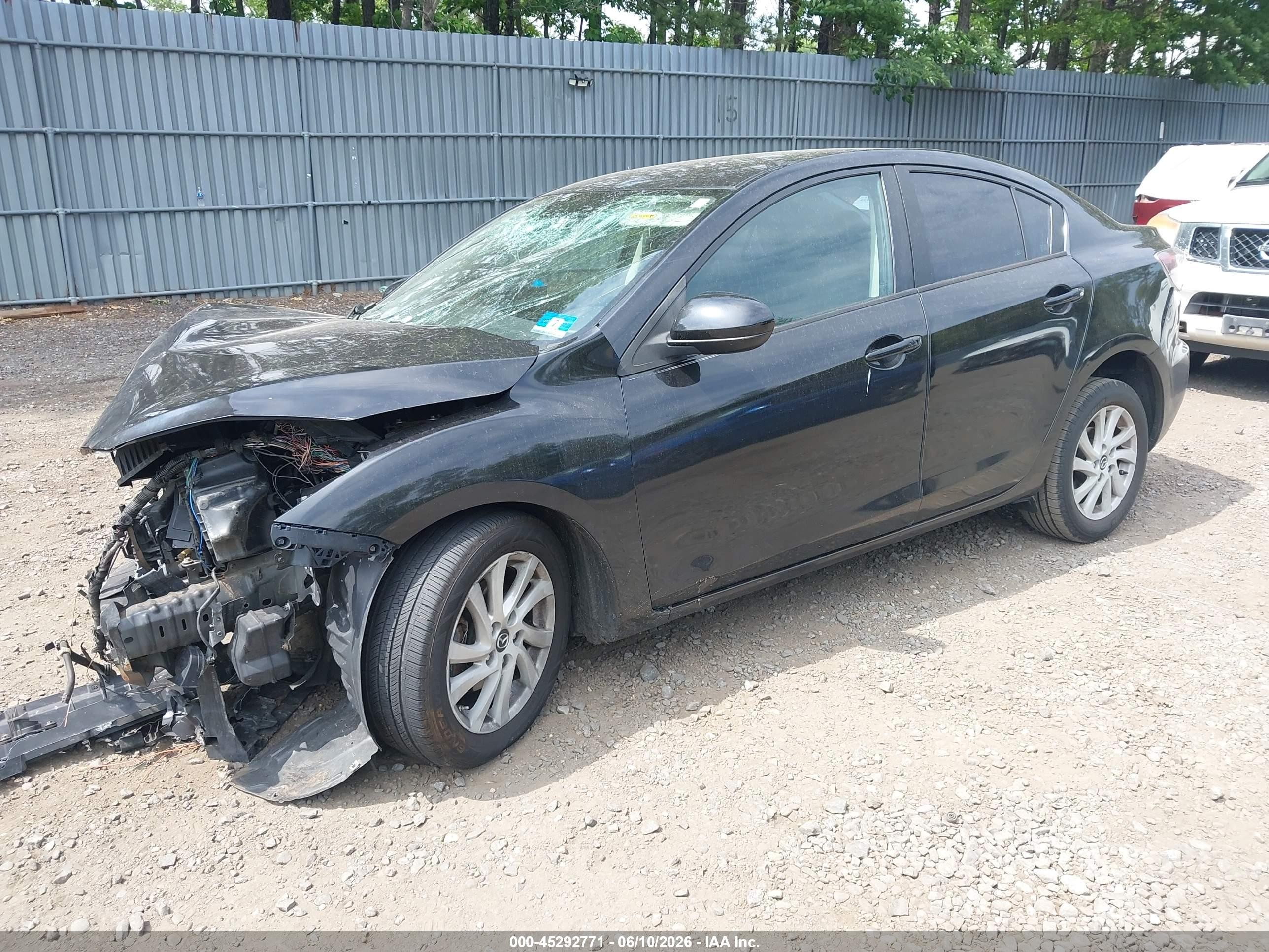 2013 Mazda Mazda3 I Touring Black vin: JM1BL1V85D1712928