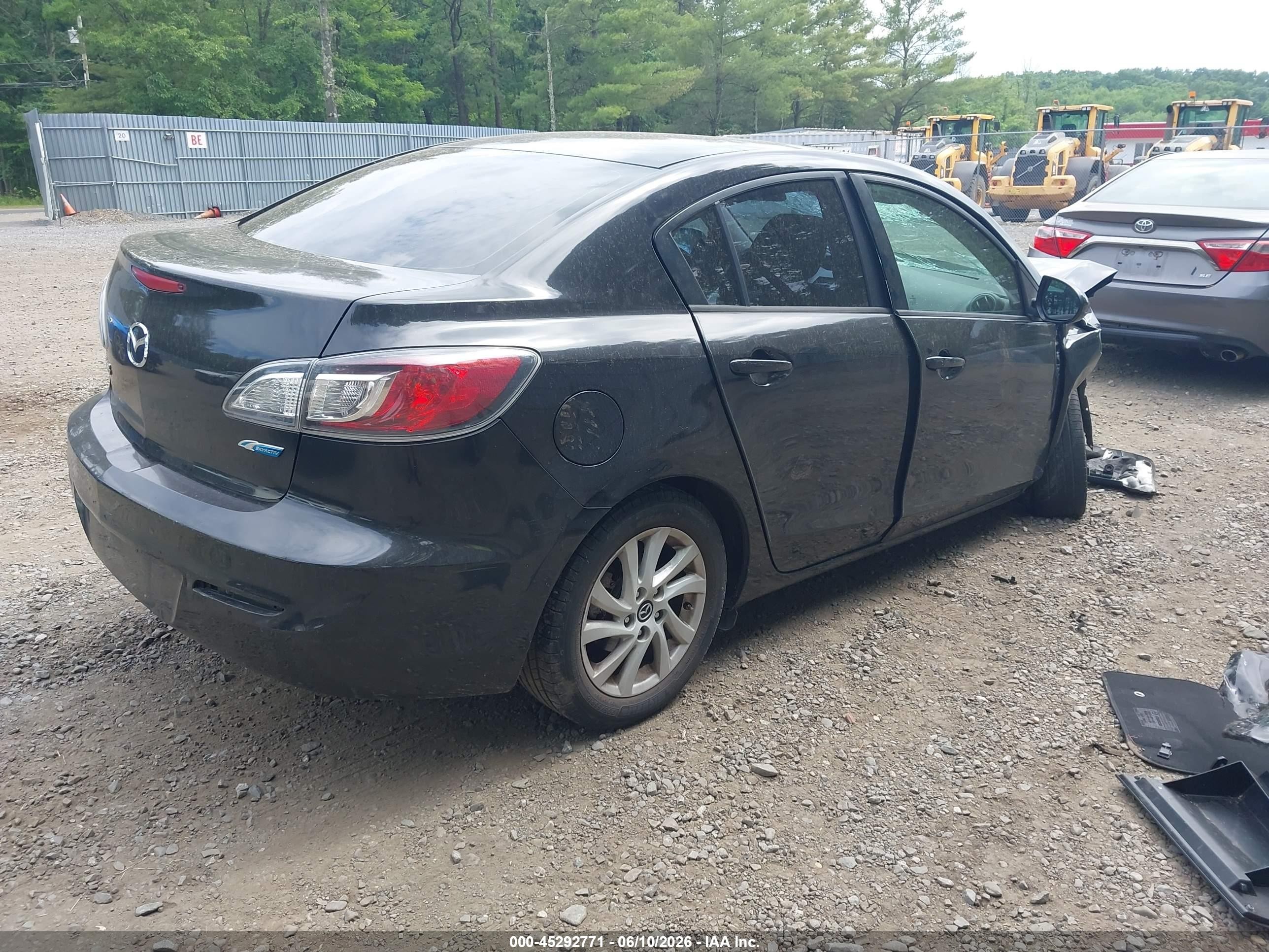 2013 Mazda Mazda3 I Touring Black vin: JM1BL1V85D1712928