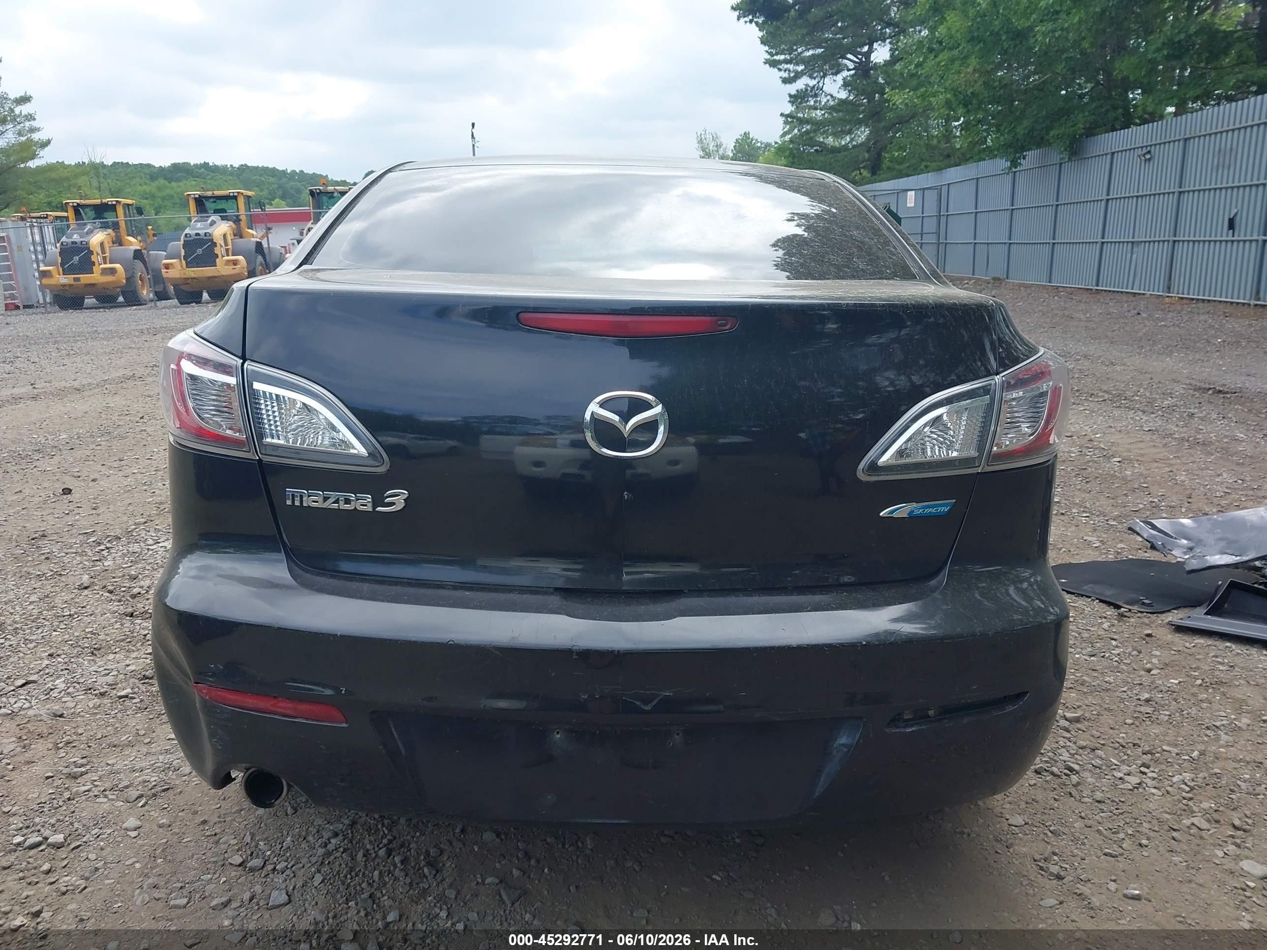 2013 Mazda Mazda3 I Touring Black vin: JM1BL1V85D1712928