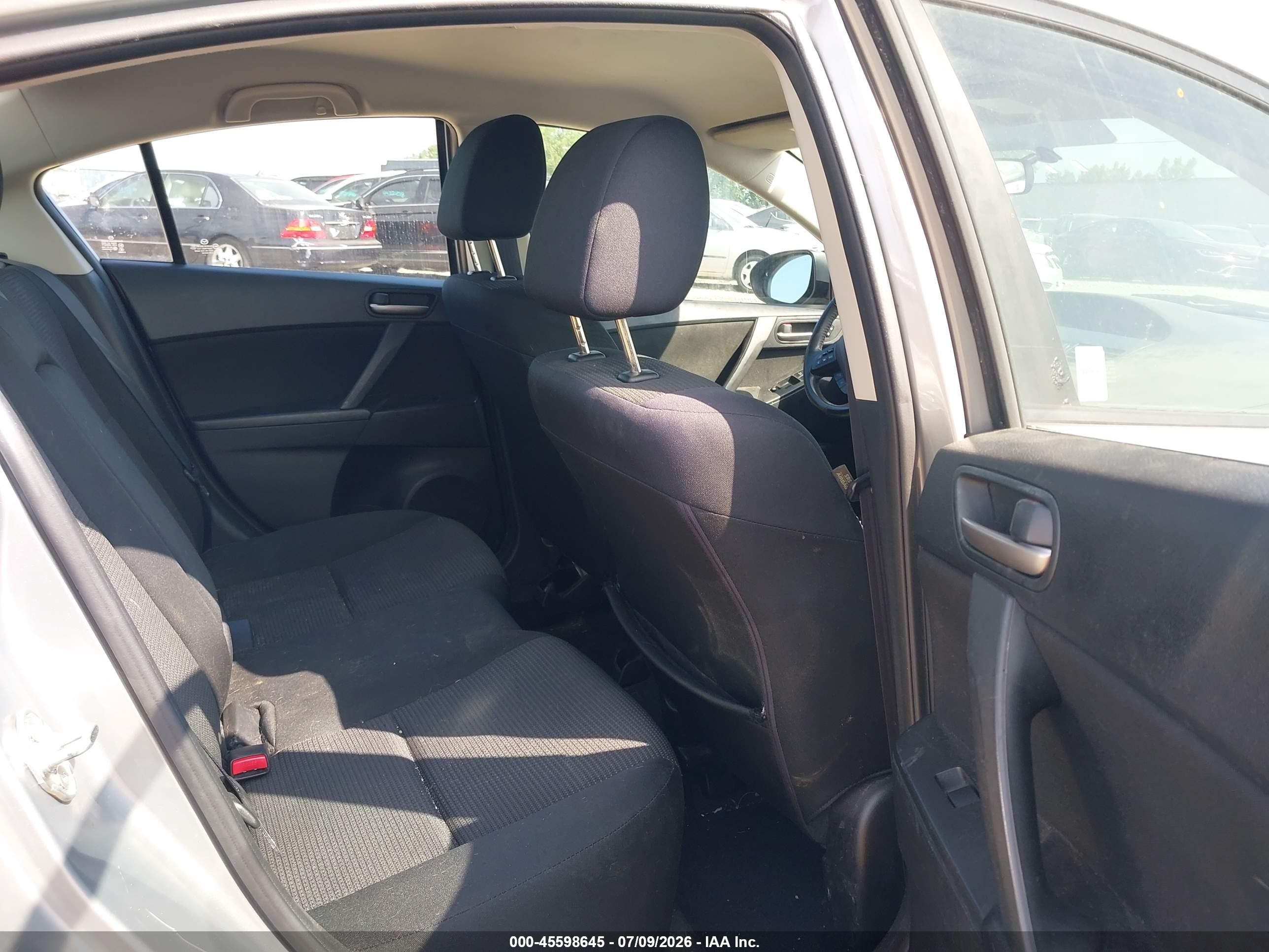2012 Mazda Mazda3 I Touring Silver vin: JM1BL1V86C1544750
