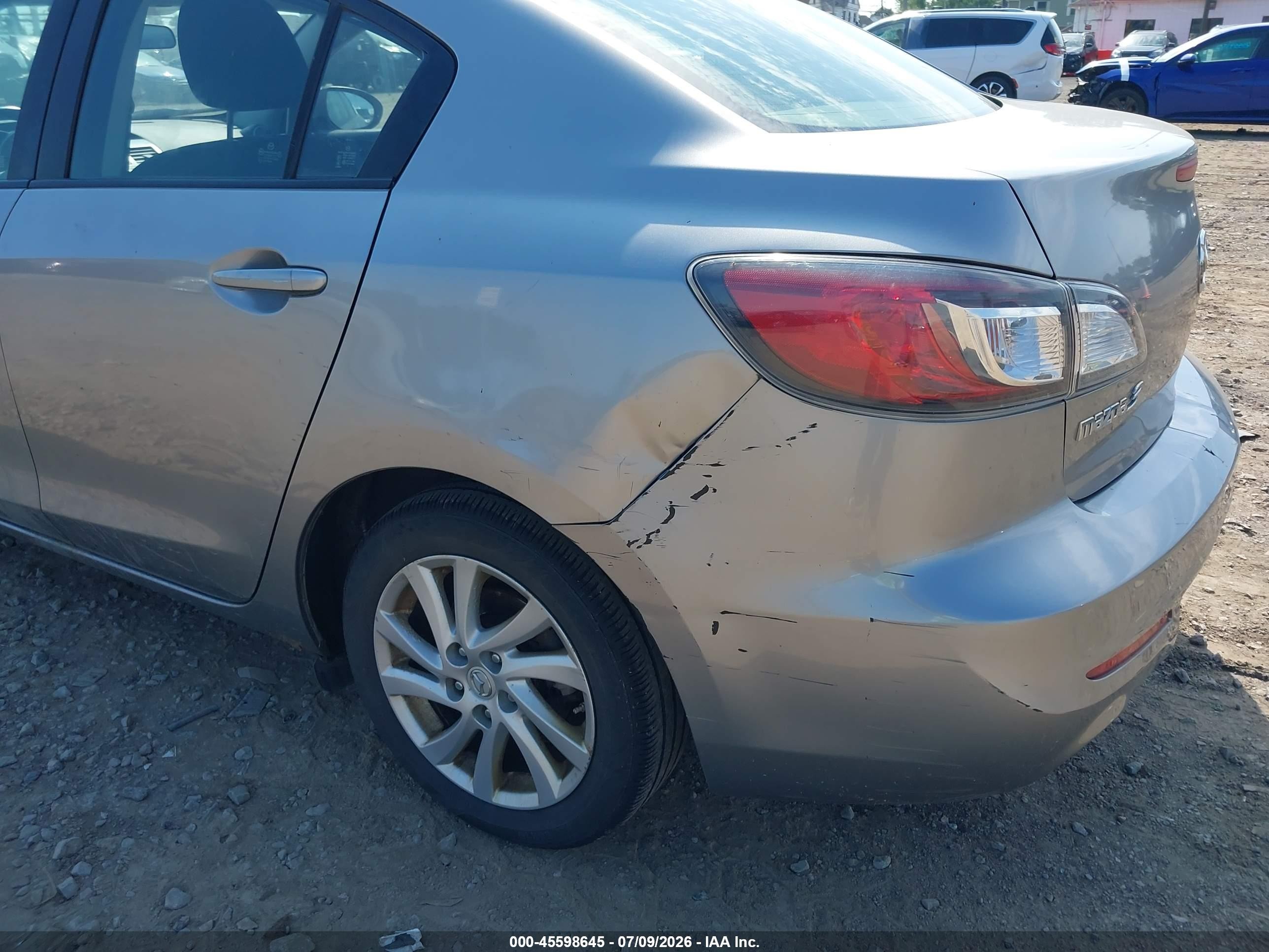 2012 Mazda Mazda3 I Touring Silver vin: JM1BL1V86C1544750
