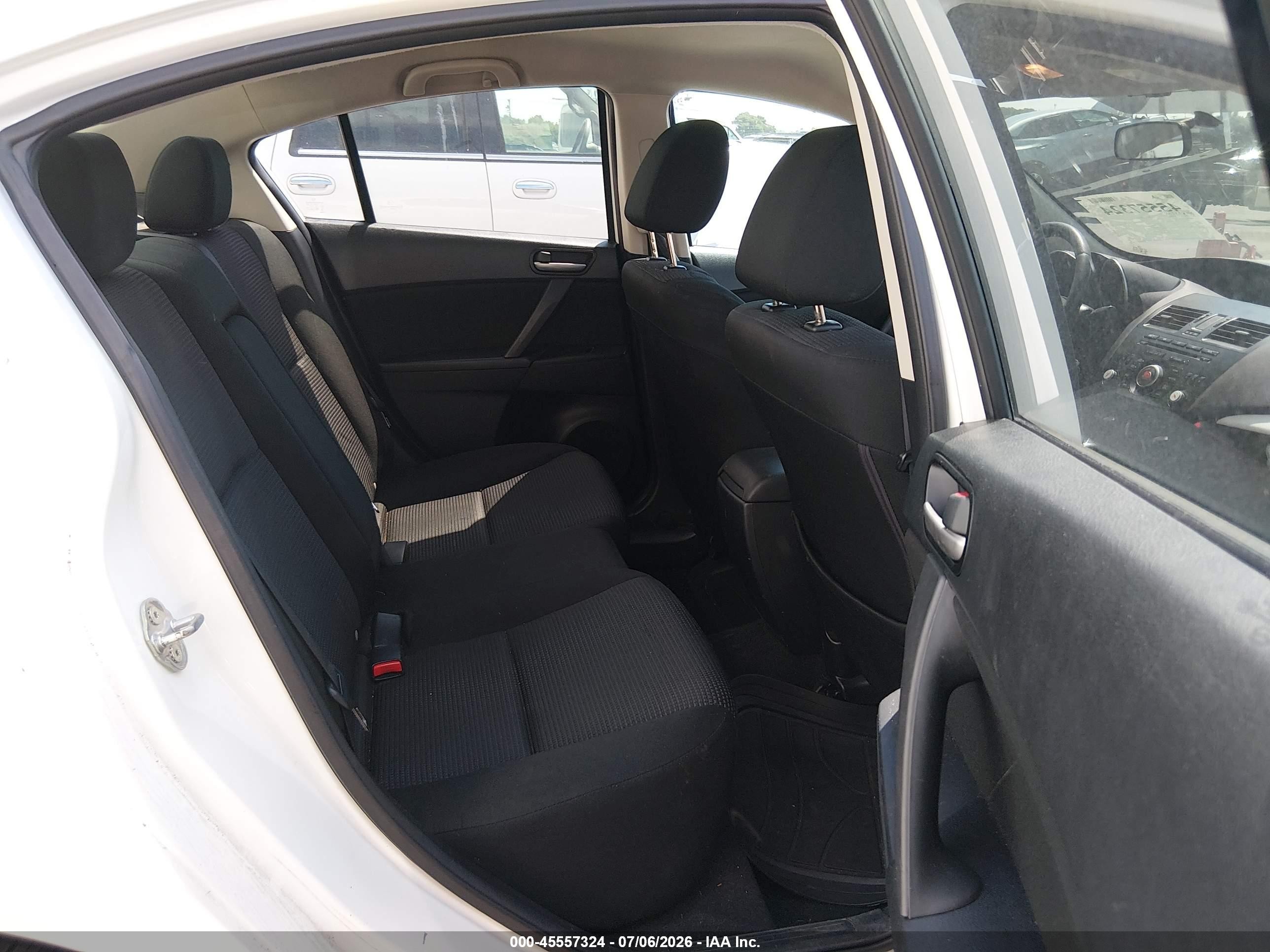 2012 Mazda Mazda3 I Touring White vin: JM1BL1V87C1625885