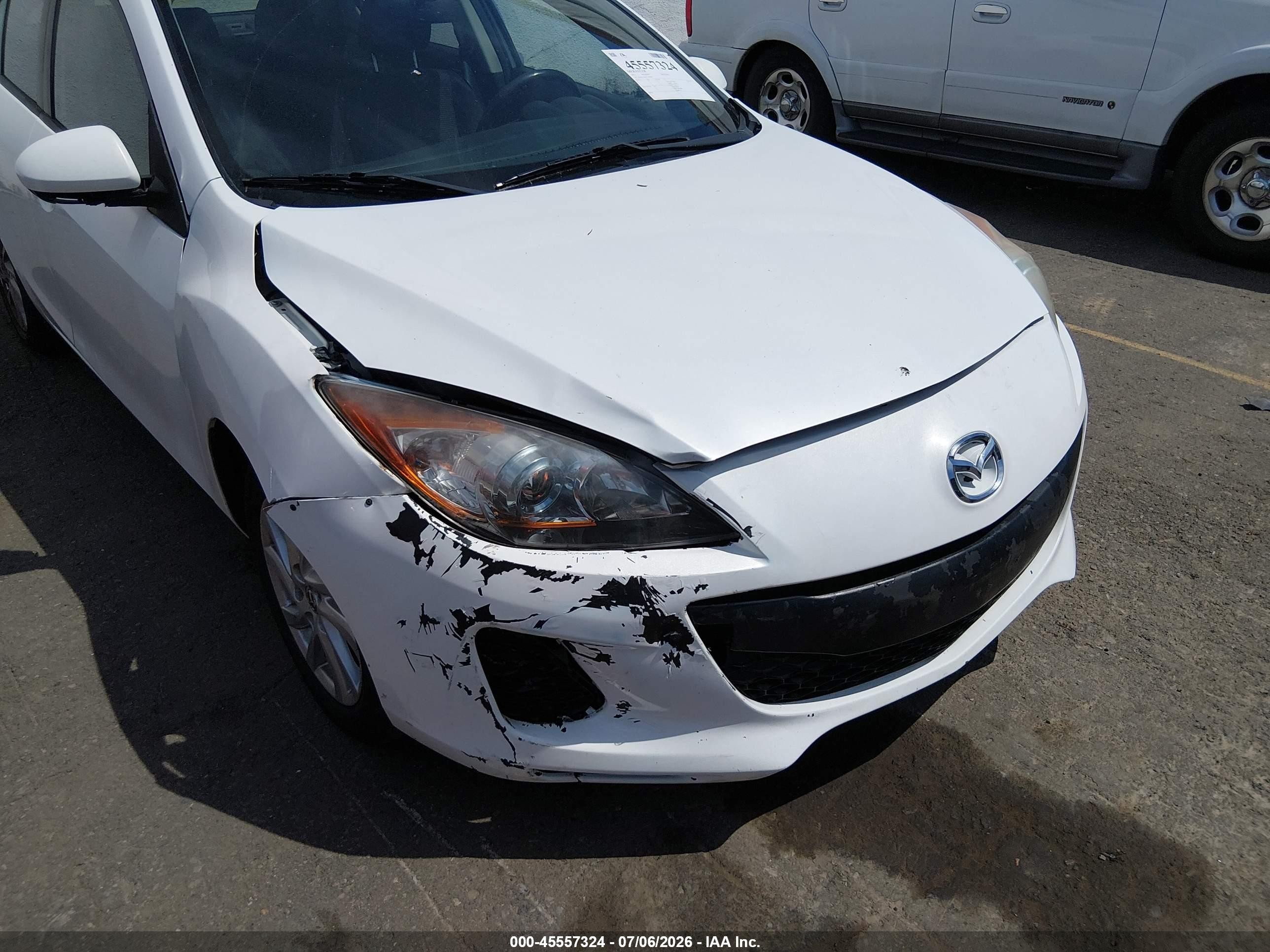 2012 Mazda Mazda3 I Touring White vin: JM1BL1V87C1625885