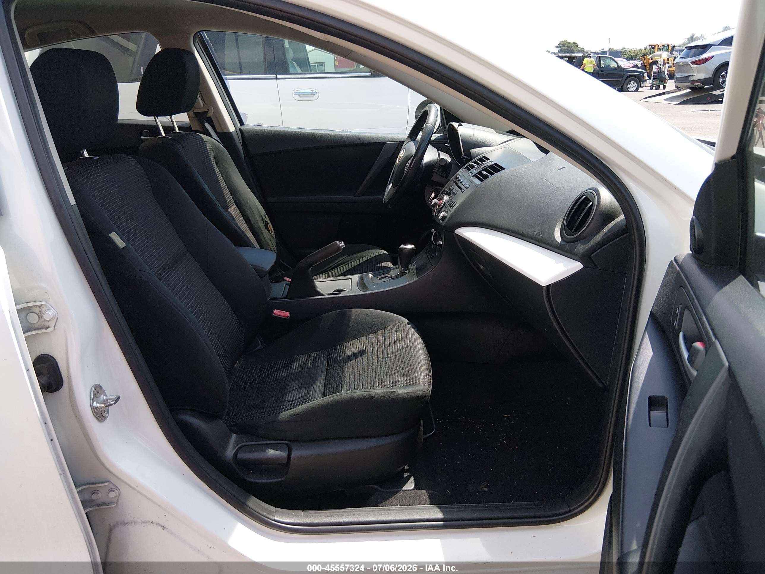 2012 Mazda Mazda3 I Touring White vin: JM1BL1V87C1625885