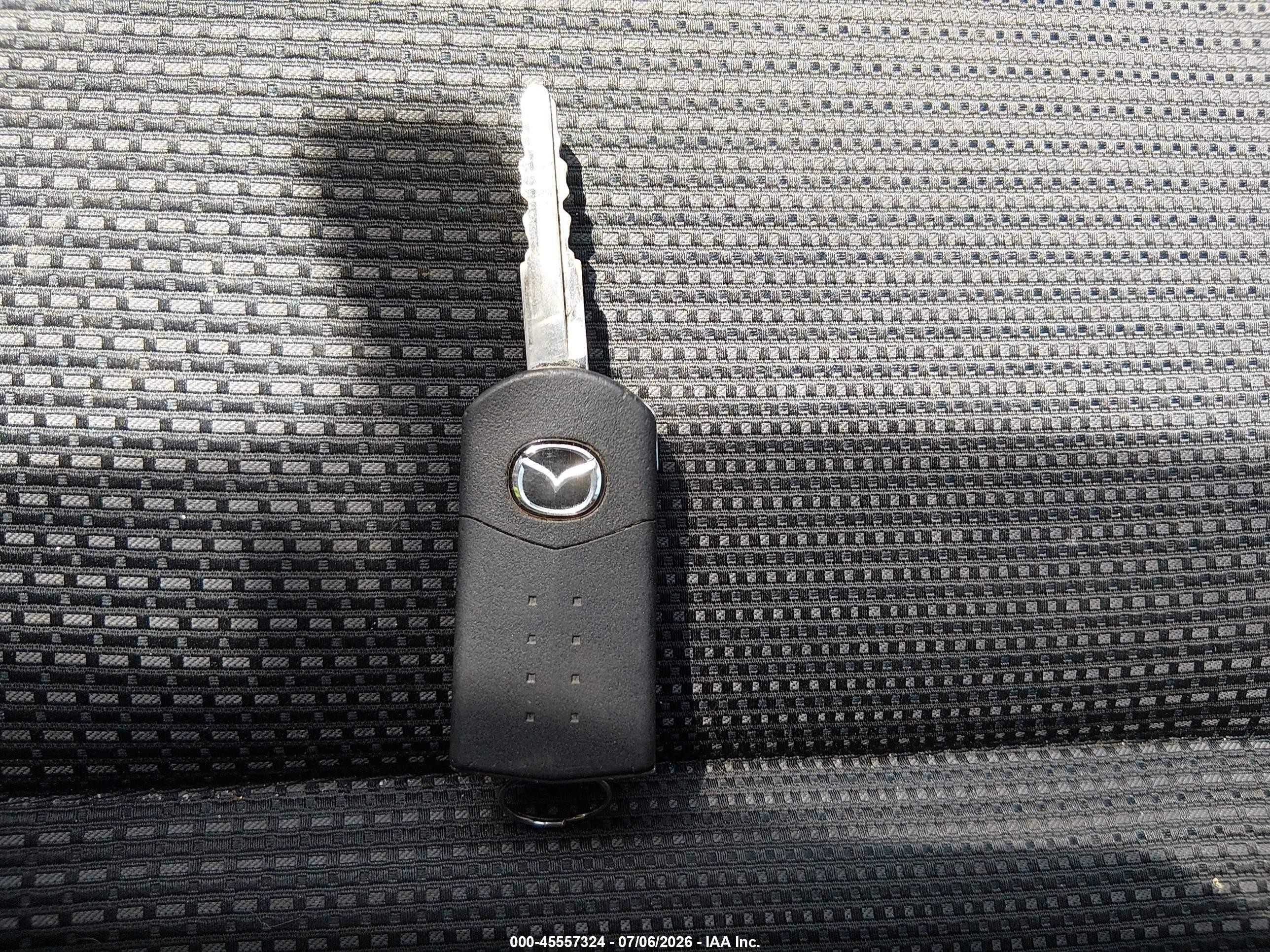 2012 Mazda Mazda3 I Touring White vin: JM1BL1V87C1625885
