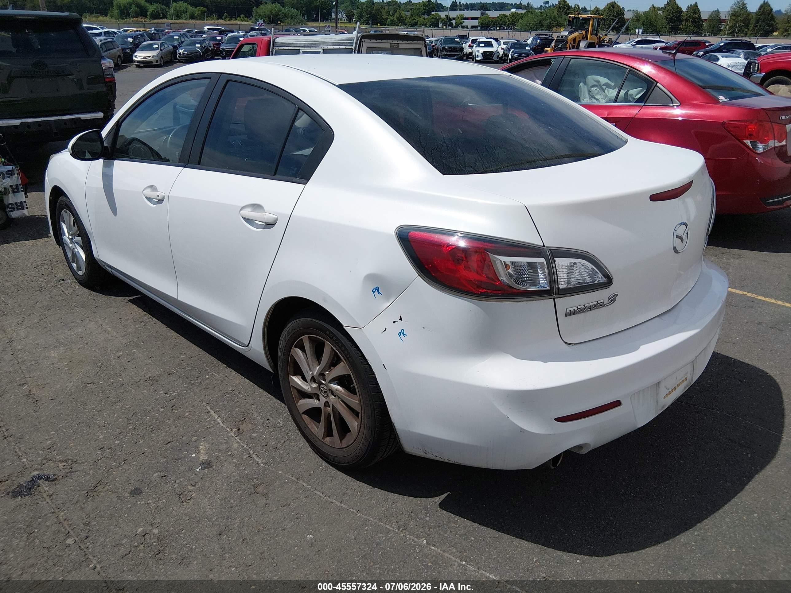 2012 Mazda Mazda3 I Touring White vin: JM1BL1V87C1625885