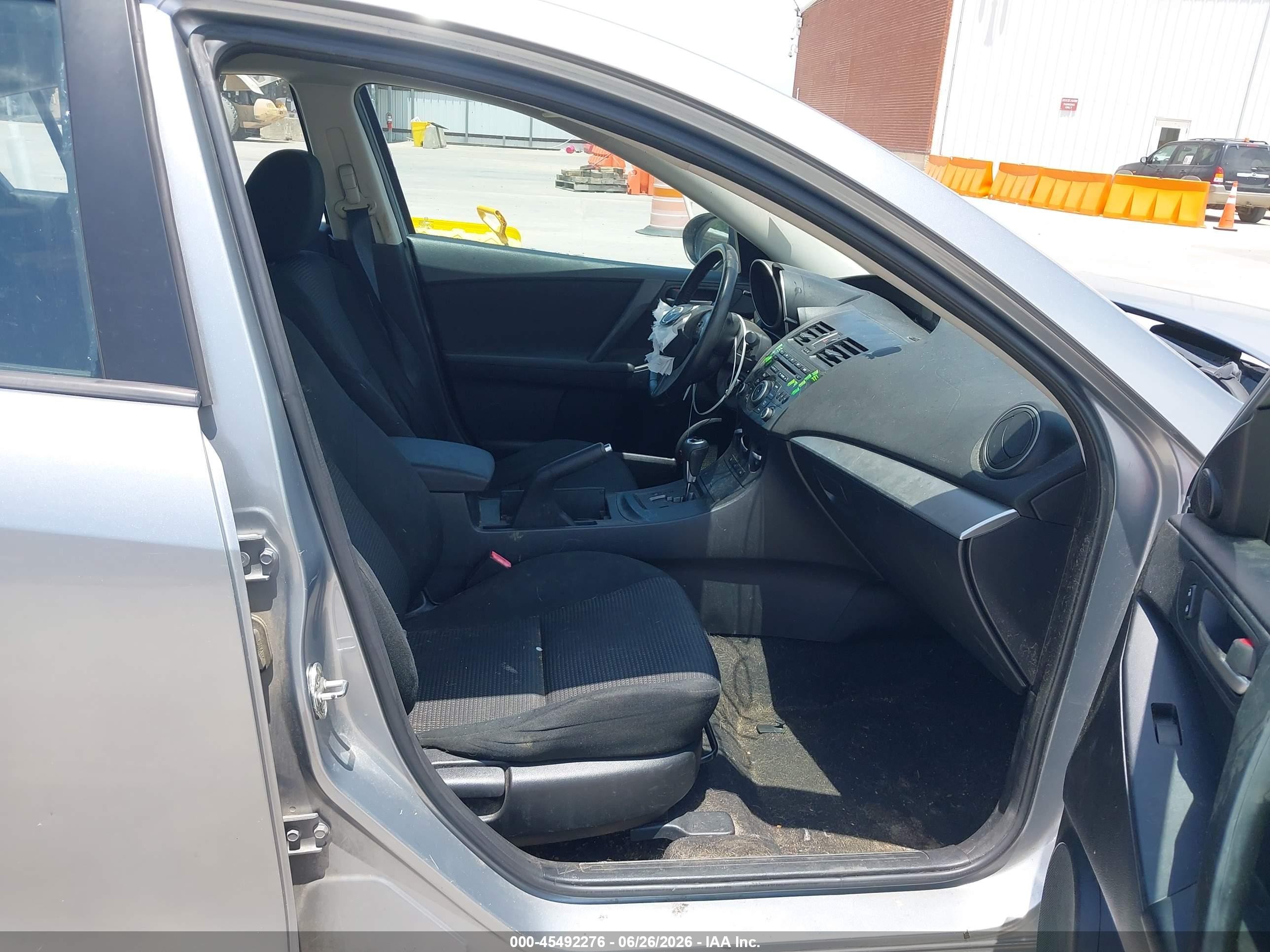 2012 Mazda Mazda3 I Touring Silver vin: JM1BL1V87C1685410