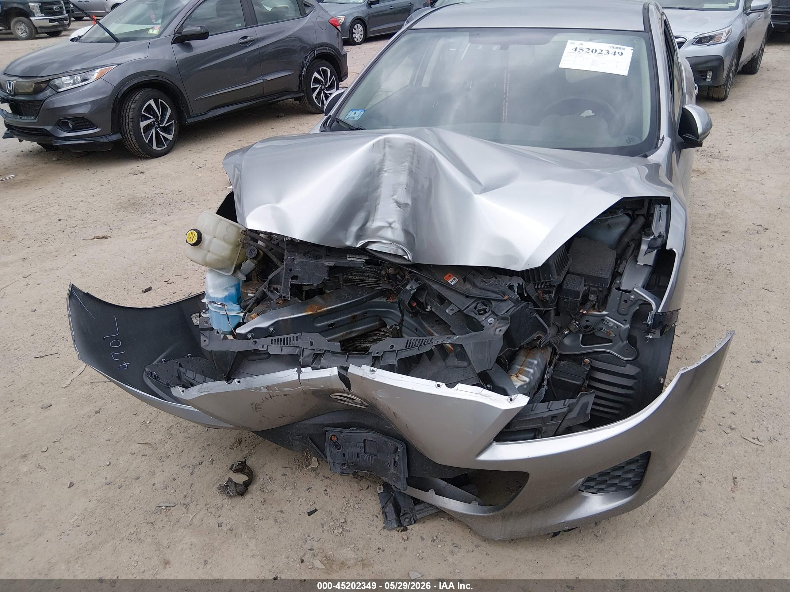 2012 Mazda Mazda3 I Touring Silver vin: JM1BL1V89C1648214