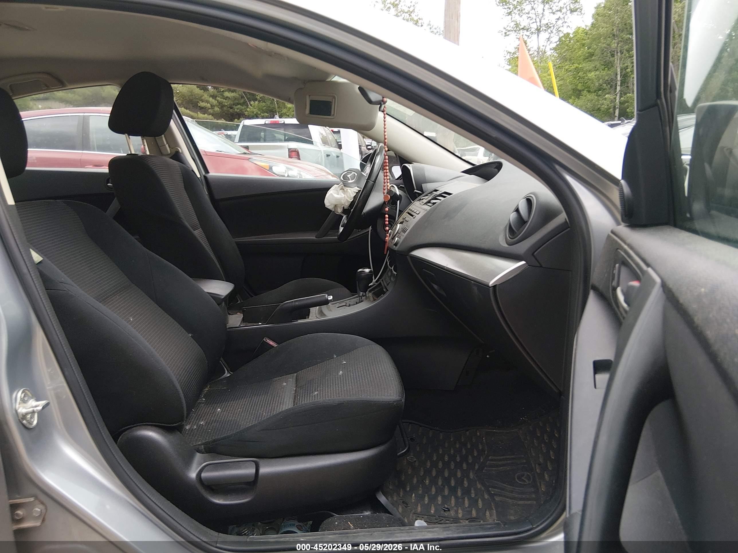 2012 Mazda Mazda3 I Touring Silver vin: JM1BL1V89C1648214
