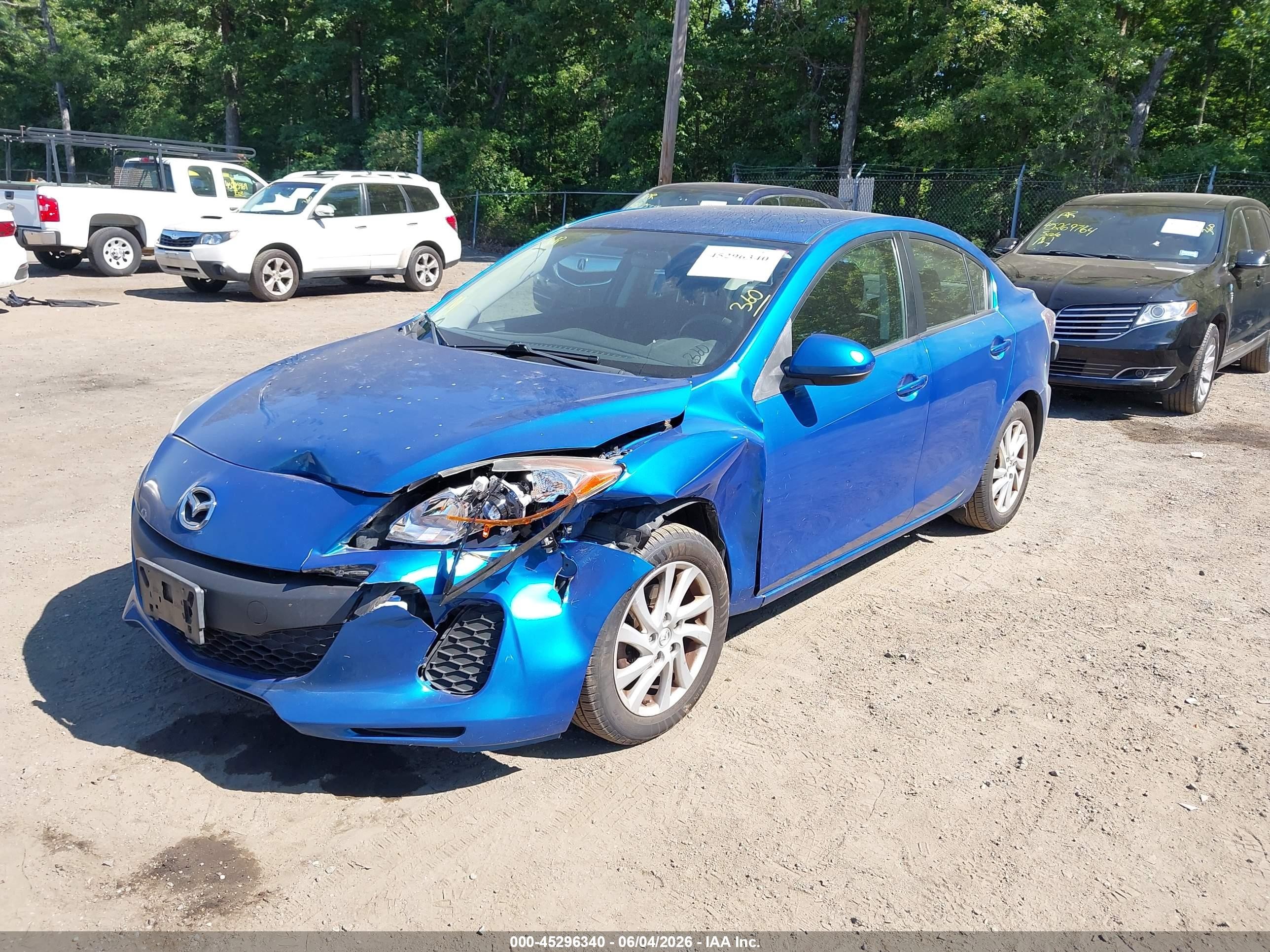 2012 Mazda Mazda3 I Touring Blue vin: JM1BL1V89C1652344
