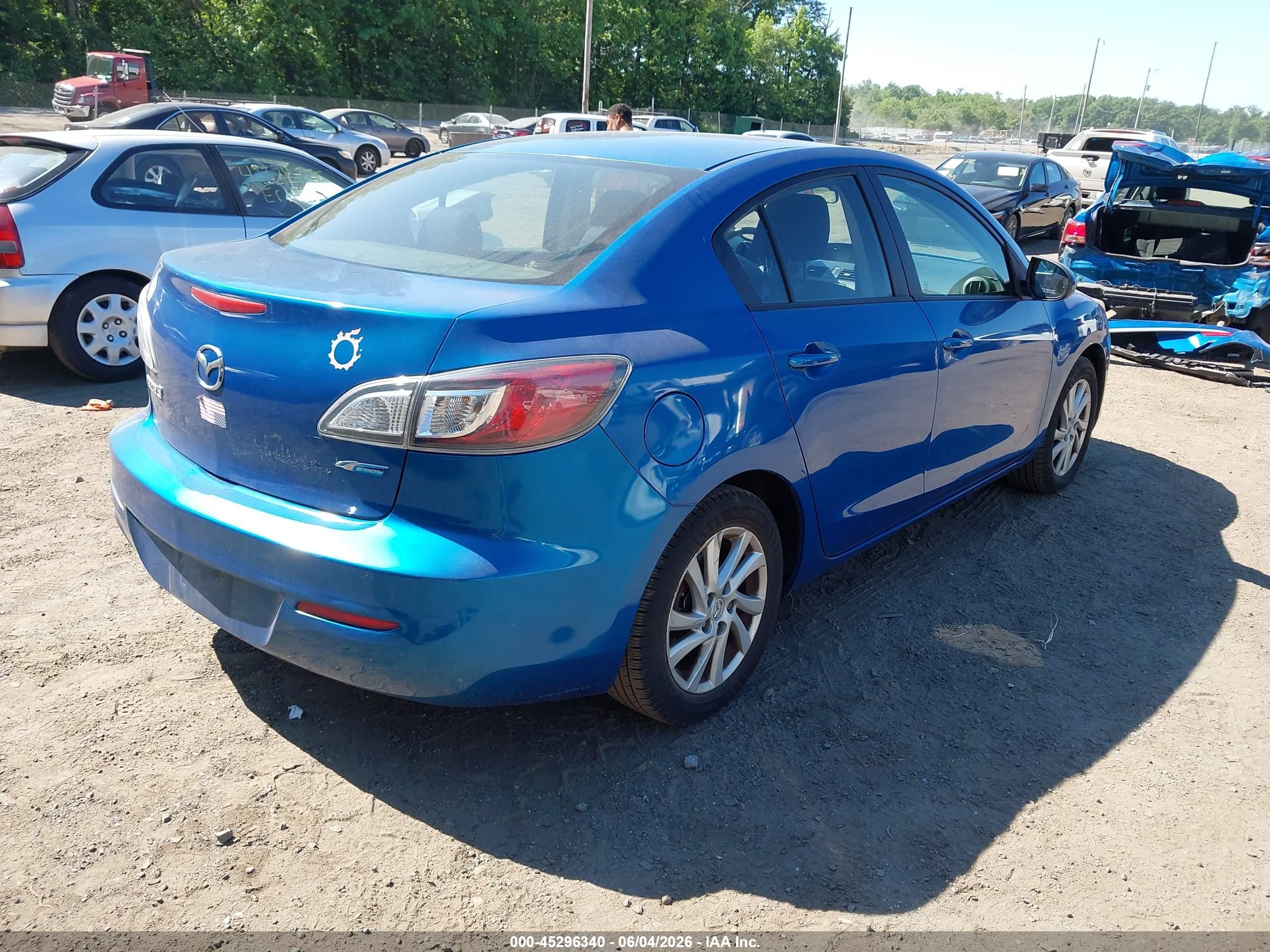 2012 Mazda Mazda3 I Touring Blue vin: JM1BL1V89C1652344