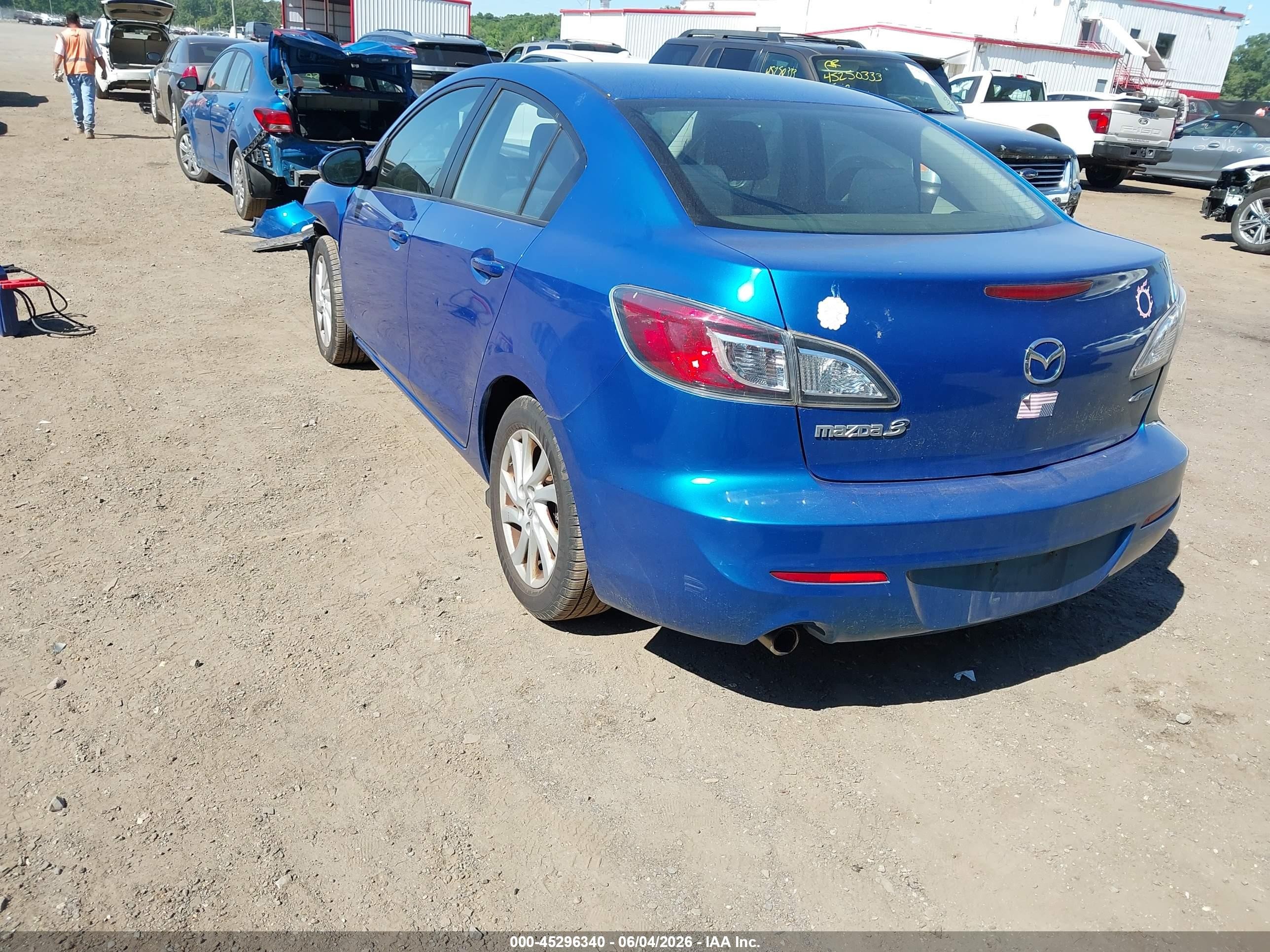 2012 Mazda Mazda3 I Touring Blue vin: JM1BL1V89C1652344