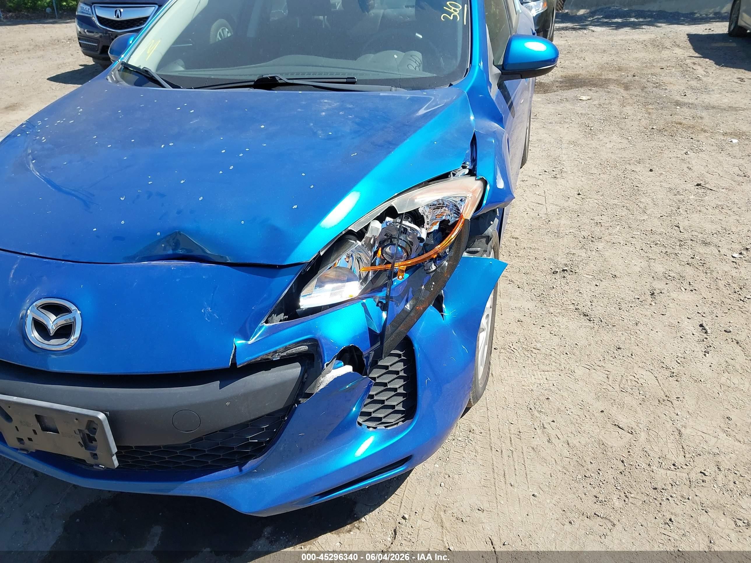2012 Mazda Mazda3 I Touring Blue vin: JM1BL1V89C1652344