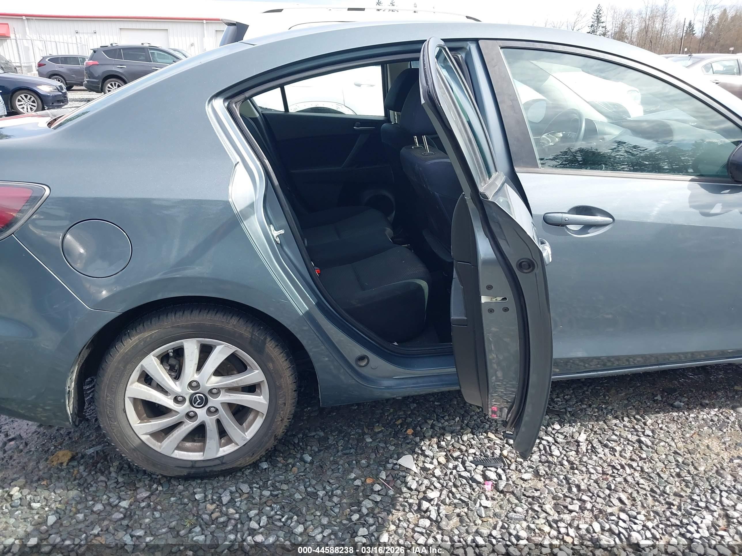 2013 Mazda Mazda3 I Touring Blue vin: JM1BL1V89D1710051