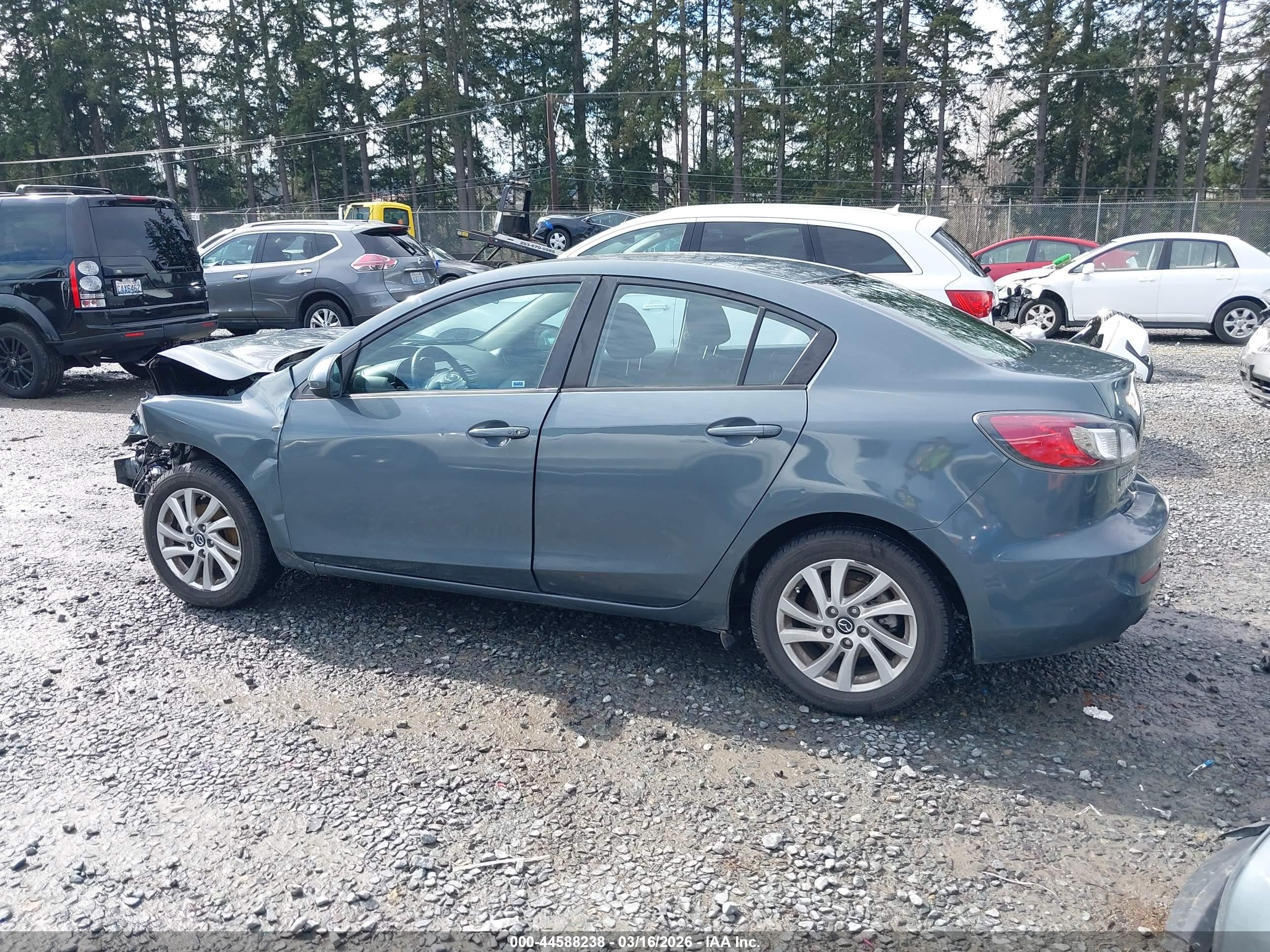 2013 Mazda Mazda3 I Touring Blue vin: JM1BL1V89D1710051