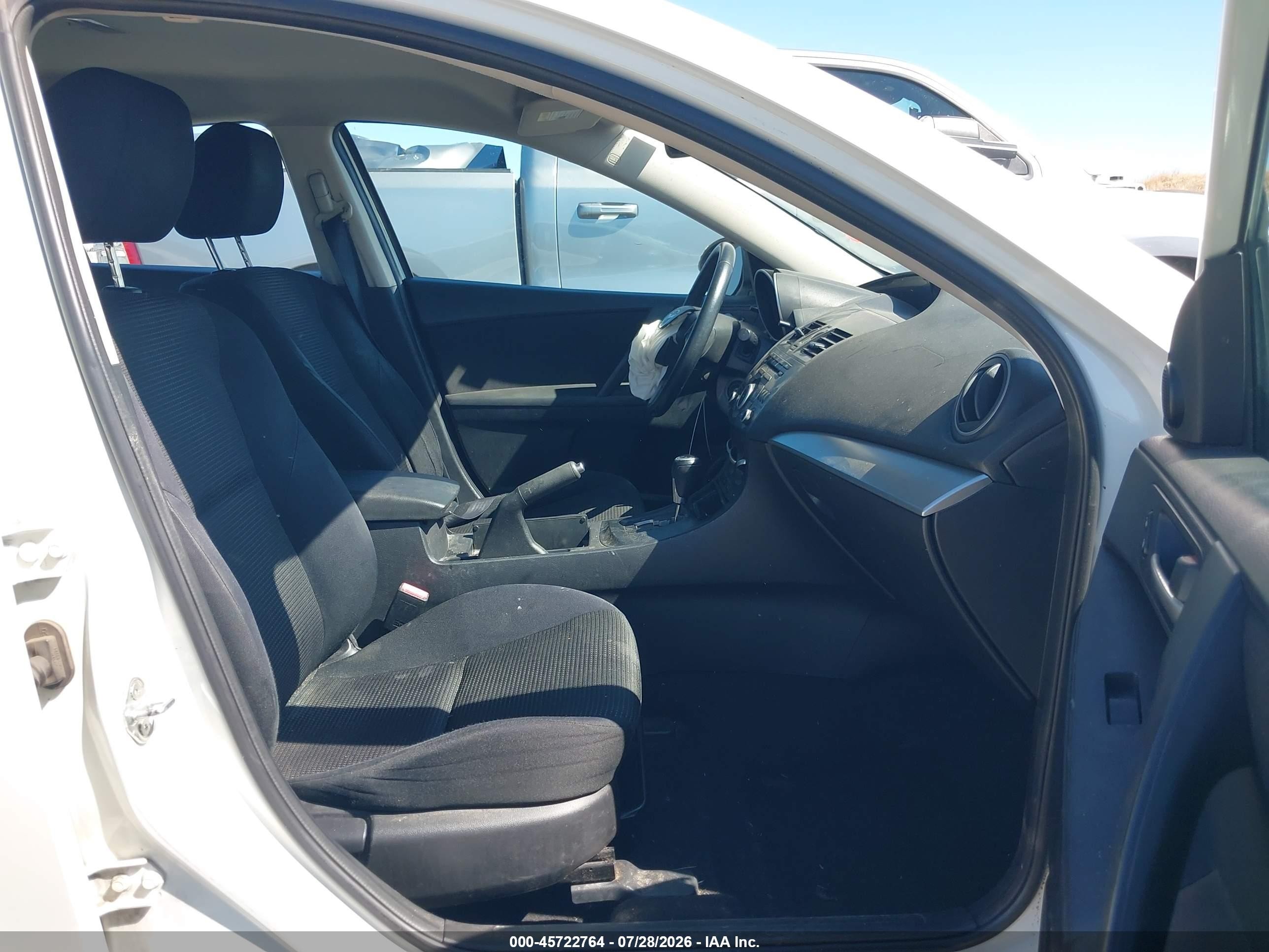 2012 Mazda Mazda3 I Touring White vin: JM1BL1V8XC1579193