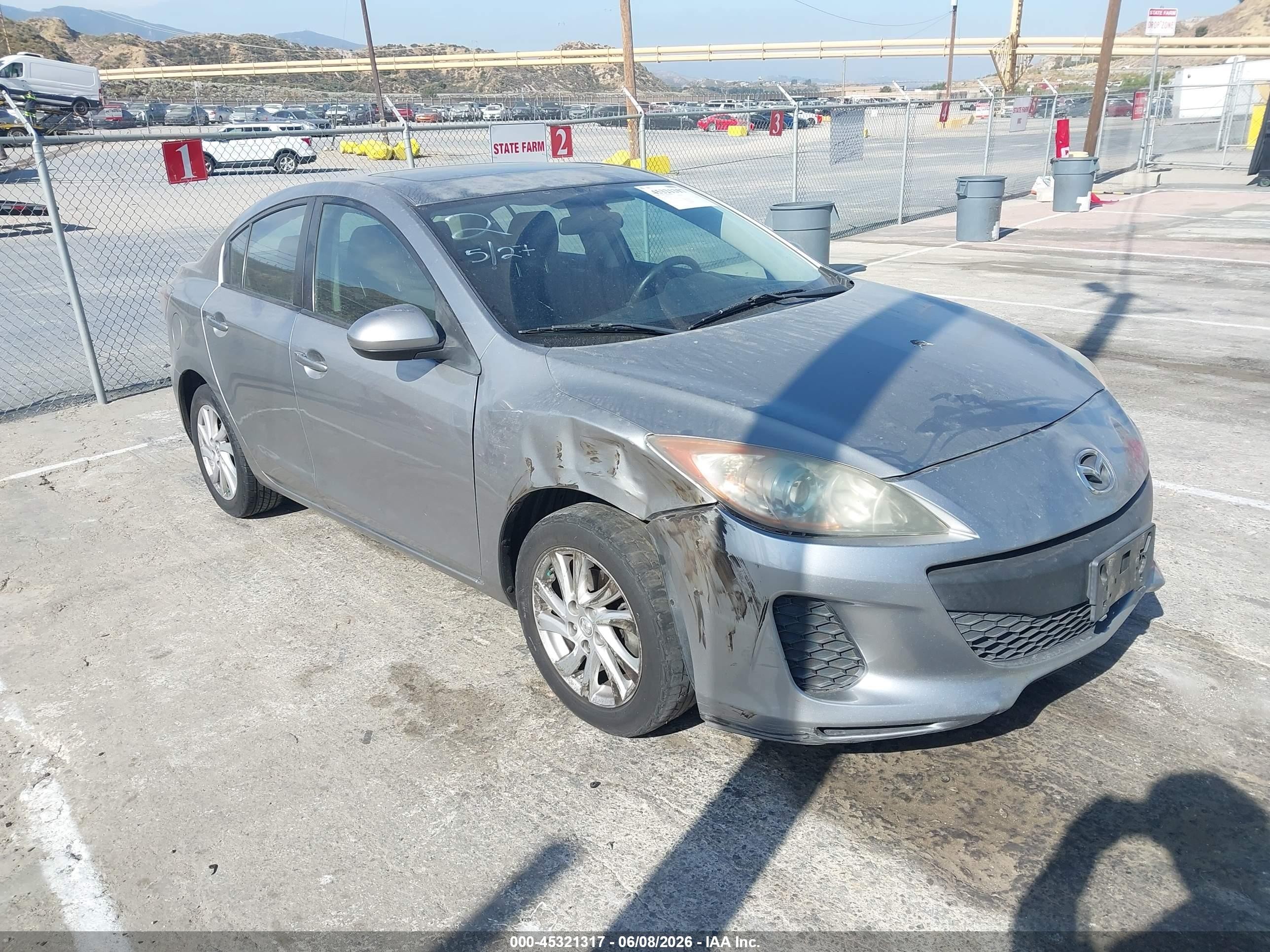 2012 Mazda Mazda3 I Touring Silver vin: JM1BL1V8XC1601063