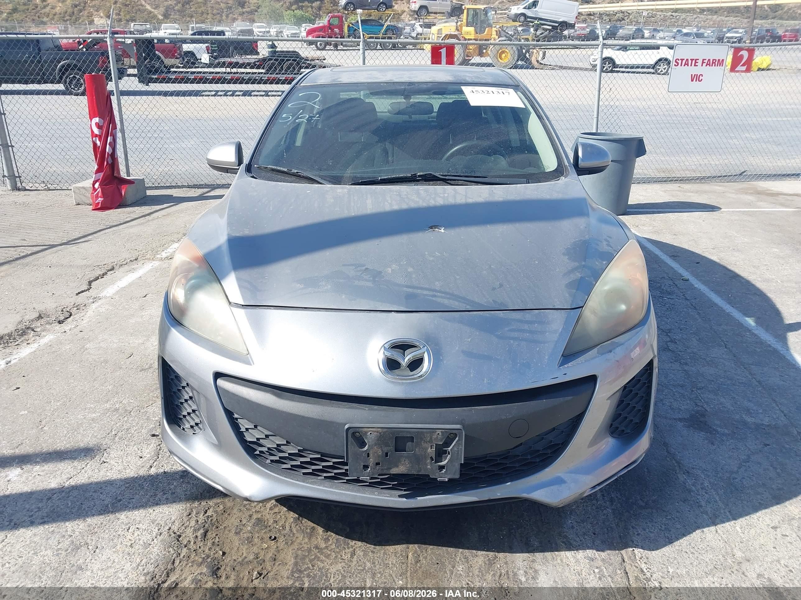 2012 Mazda Mazda3 I Touring Silver vin: JM1BL1V8XC1601063