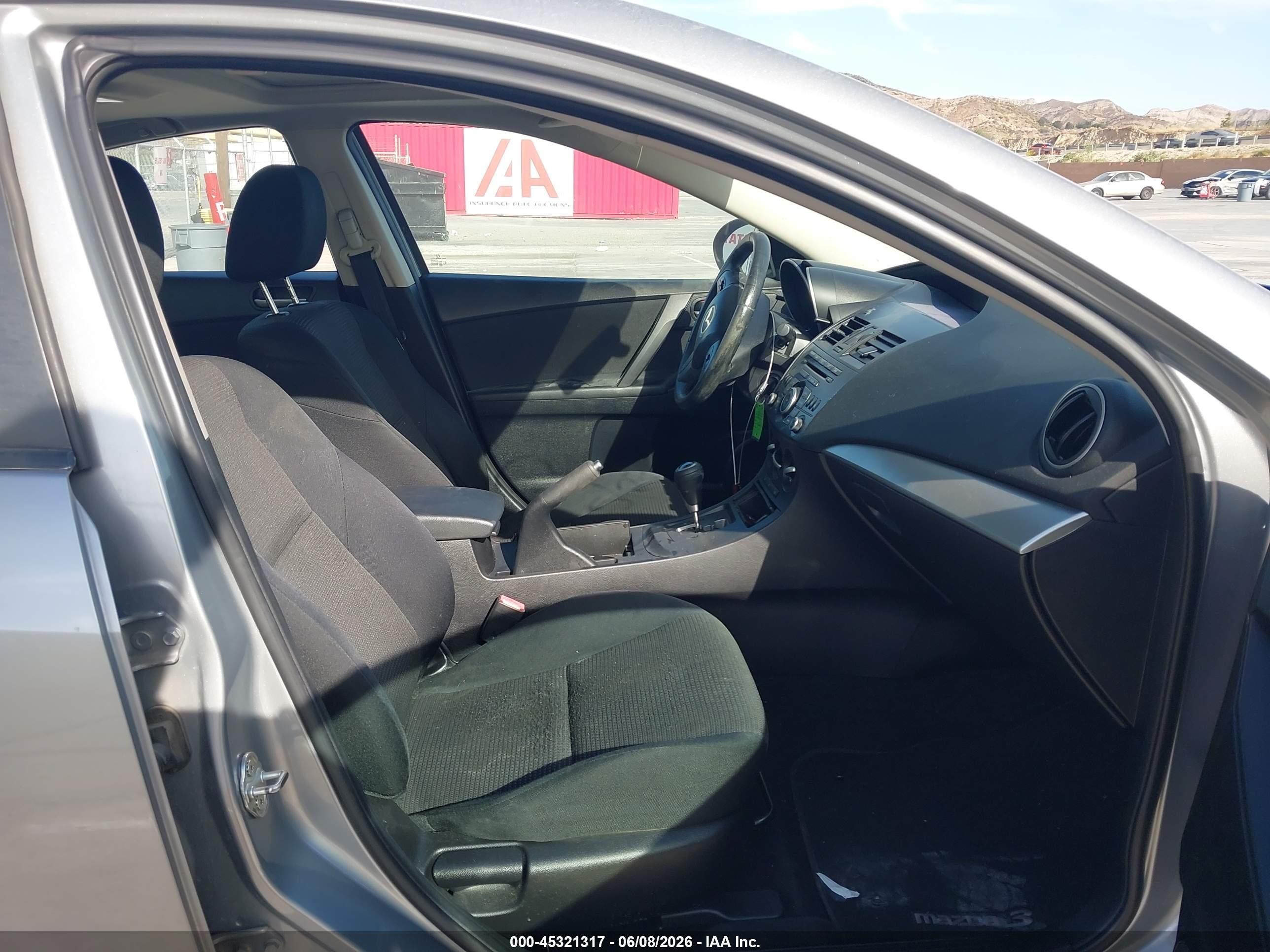 2012 Mazda Mazda3 I Touring Silver vin: JM1BL1V8XC1601063