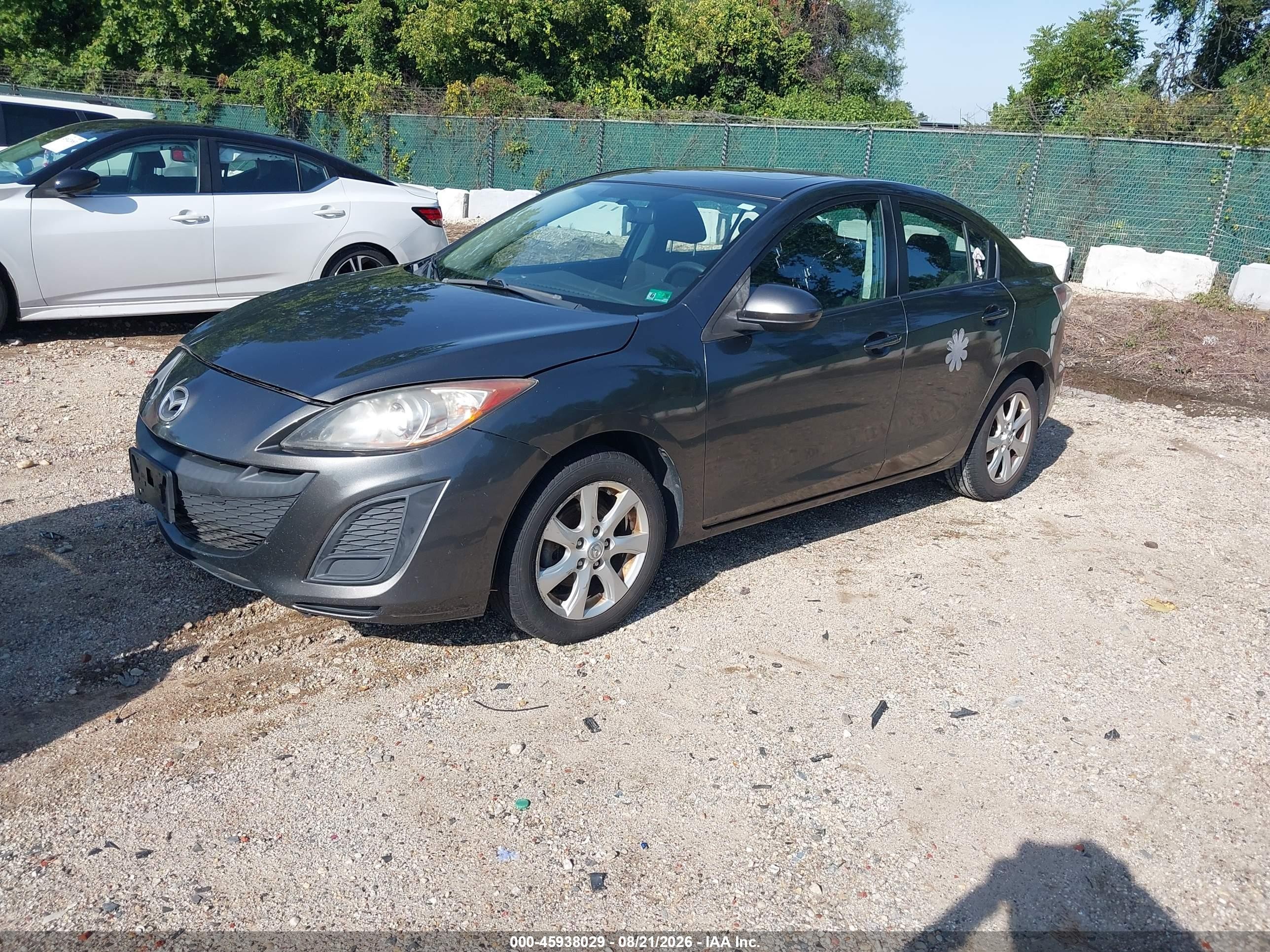 2011 Mazda Mazda3 I Touring Gray vin: JM1BL1VF0B1359655