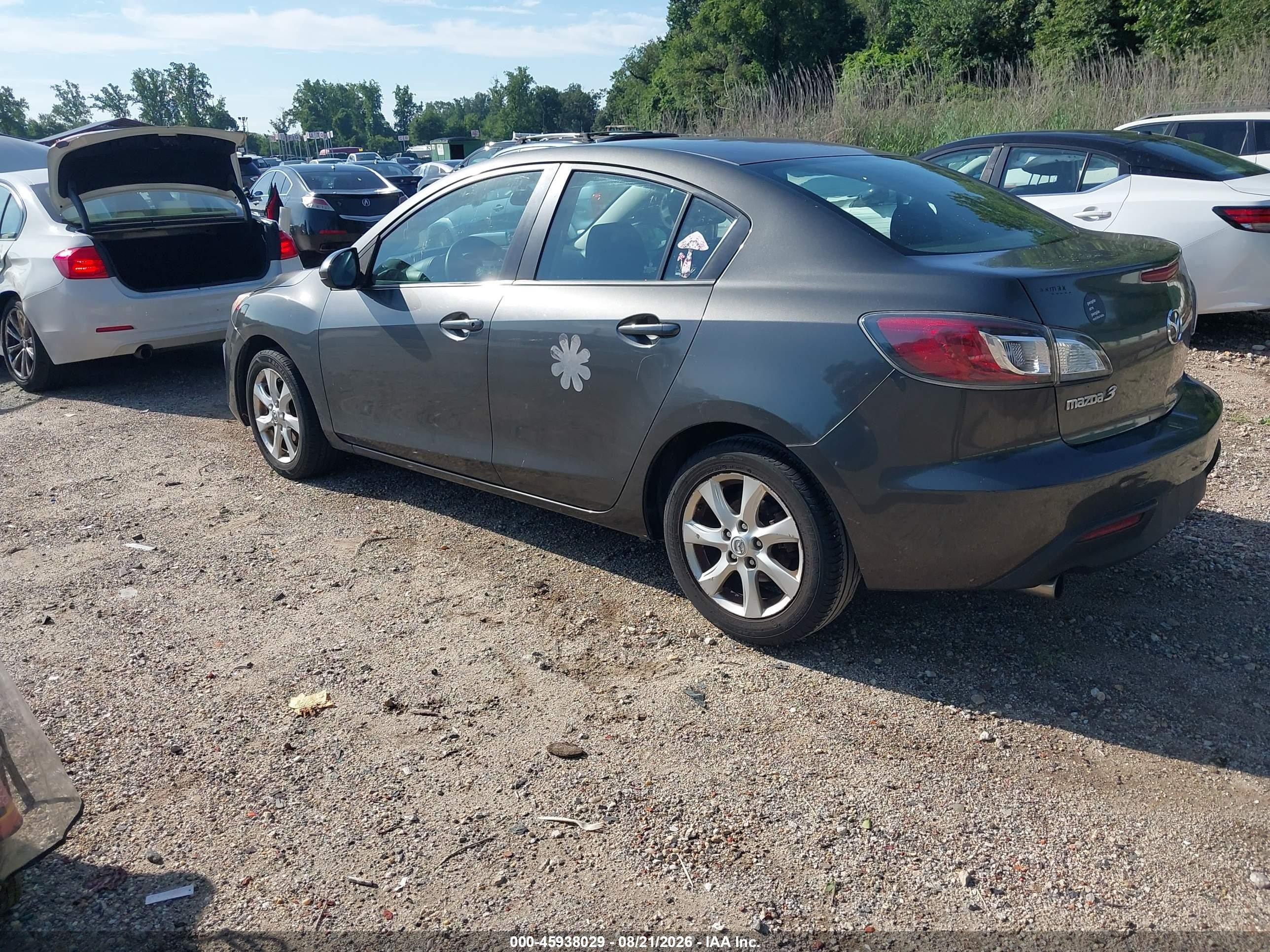 2011 Mazda Mazda3 I Touring Gray vin: JM1BL1VF0B1359655