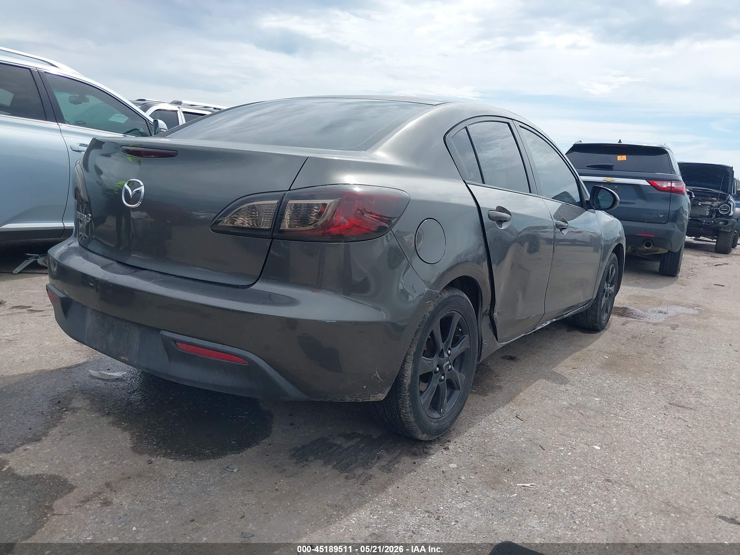 2011 Mazda Mazda3 I Touring Gray vin: JM1BL1VF0B1404206