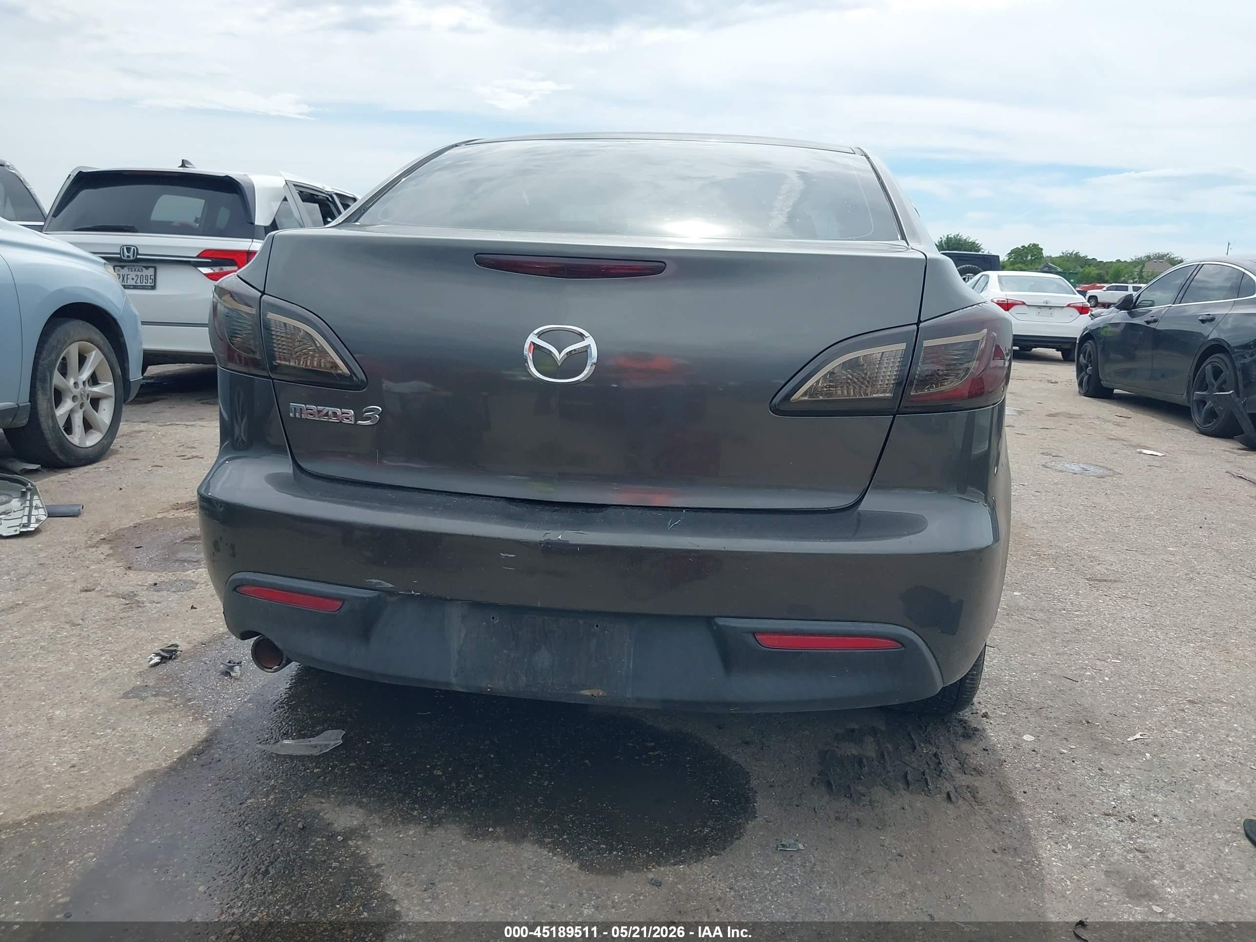 2011 Mazda Mazda3 I Touring Gray vin: JM1BL1VF0B1404206