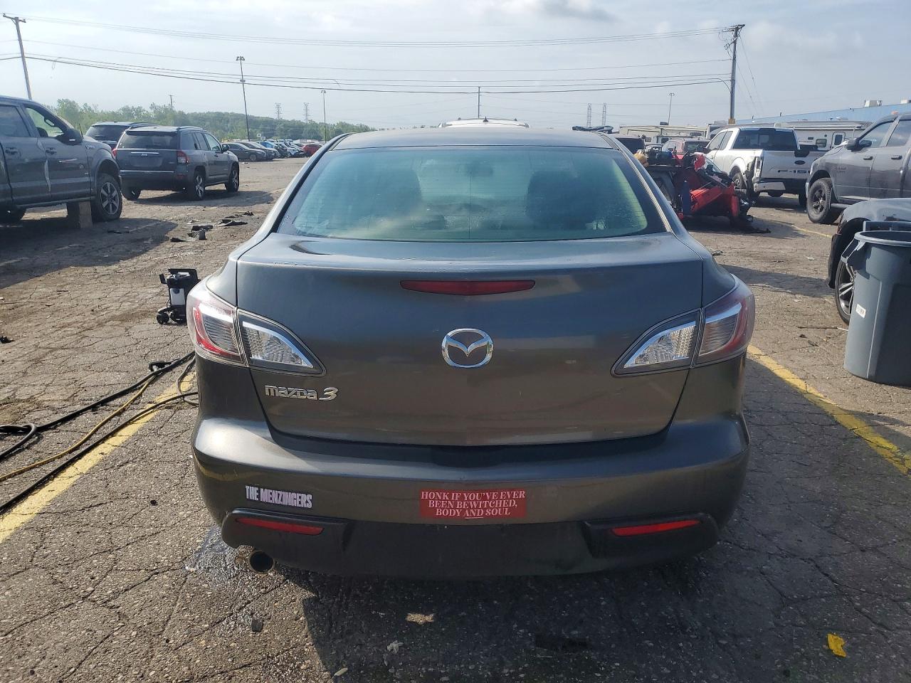 2011 Mazda 3 I Gray vin: JM1BL1VF0B1427937