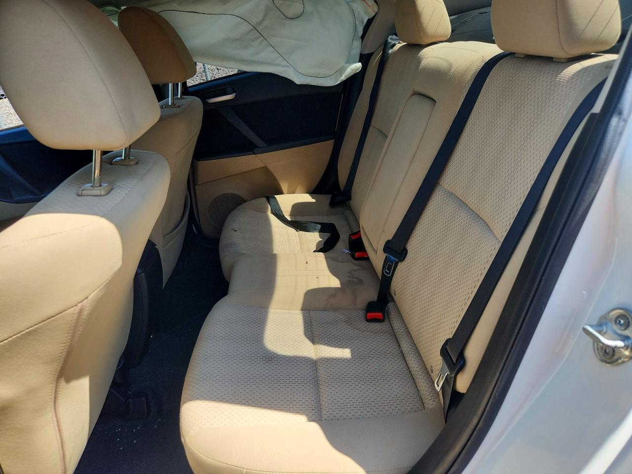 2011 Mazda 3 I Белый vin: JM1BL1VF0B1452448