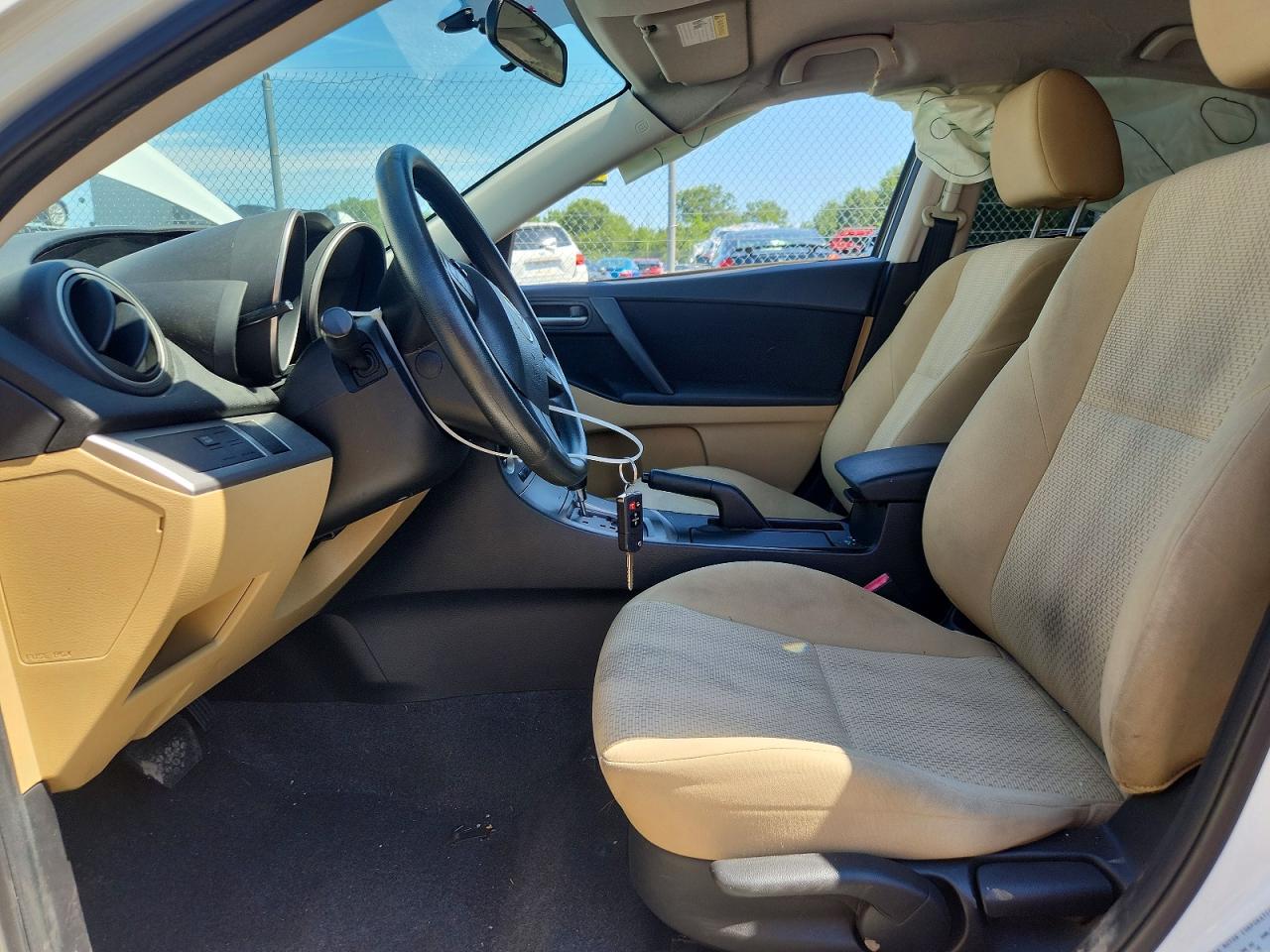 2011 Mazda 3 I Белый vin: JM1BL1VF0B1452448
