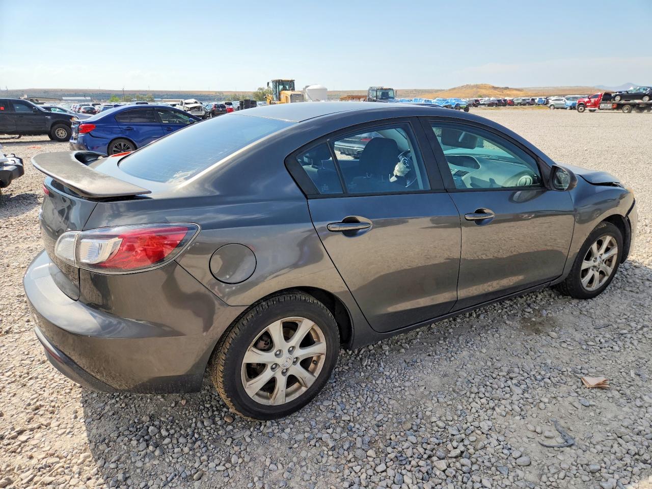 2011 Mazda 3 I Green vin: JM1BL1VF0B1458153