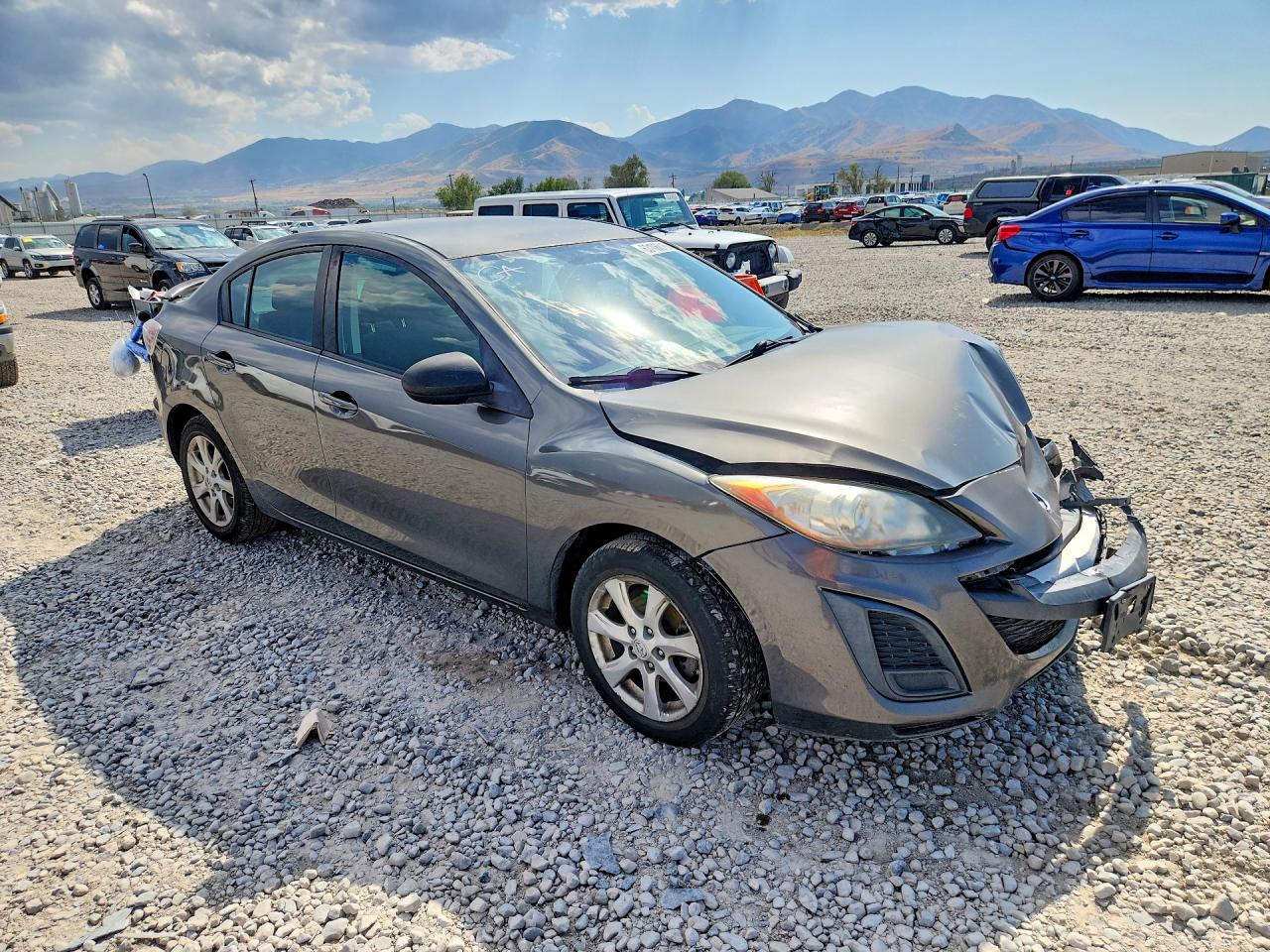 2011 Mazda 3 I Green vin: JM1BL1VF0B1458153
